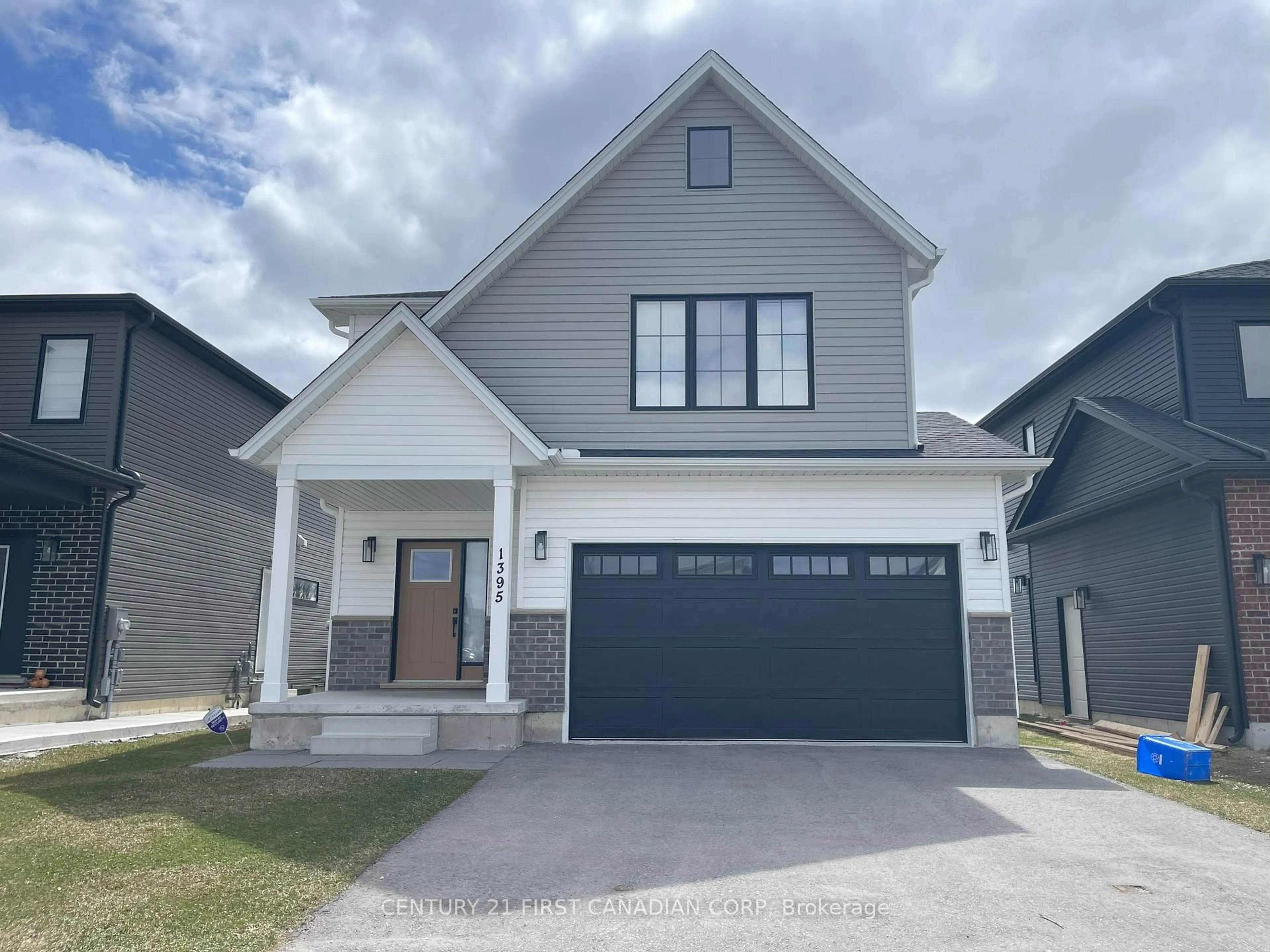 Home with vinyl exterior material, street for 1395 Twilite Blvd, London North Ontario N6G 0S8
