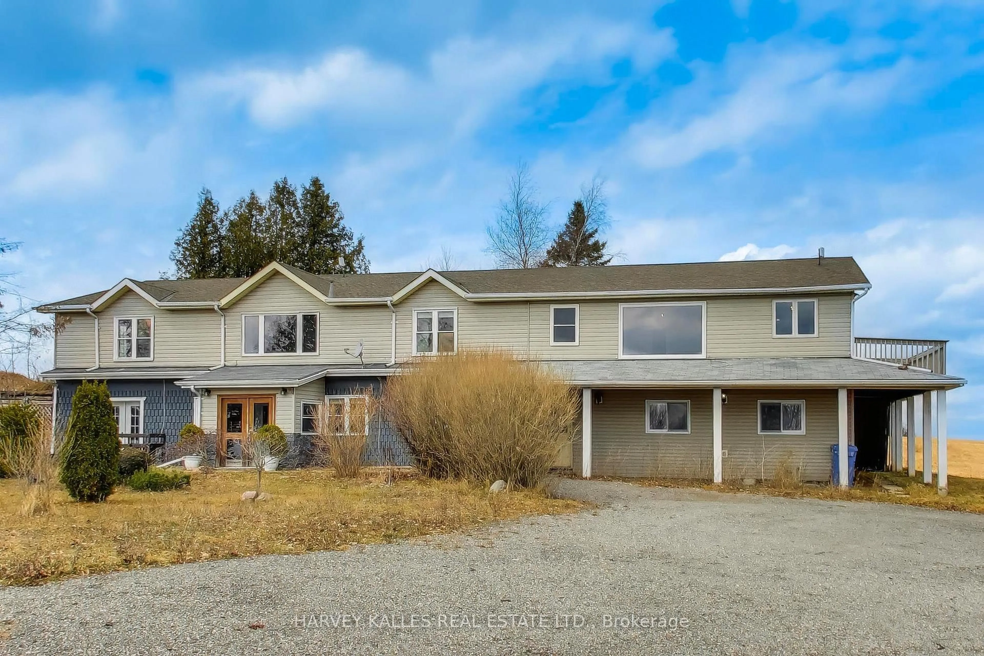 A pic from outside/outdoor area/front of a property/back of a property/a pic from drone, unknown for 995486 Mono-Adjala Townline, Mono Ontario L9V 1C9