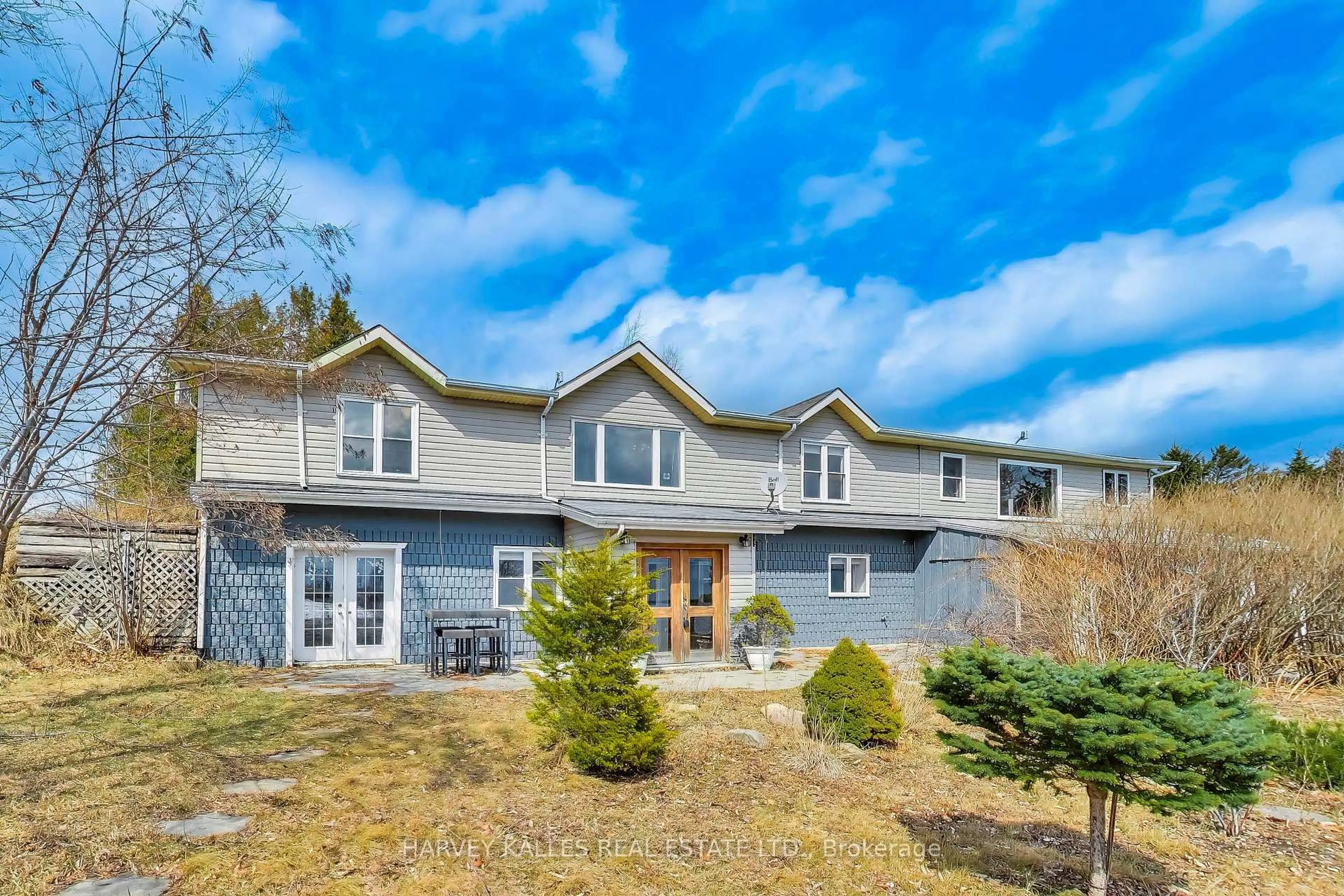 A pic from outside/outdoor area/front of a property/back of a property/a pic from drone, unknown for 995486 Mono-Adjala Townline, Mono Ontario L9V 1C9