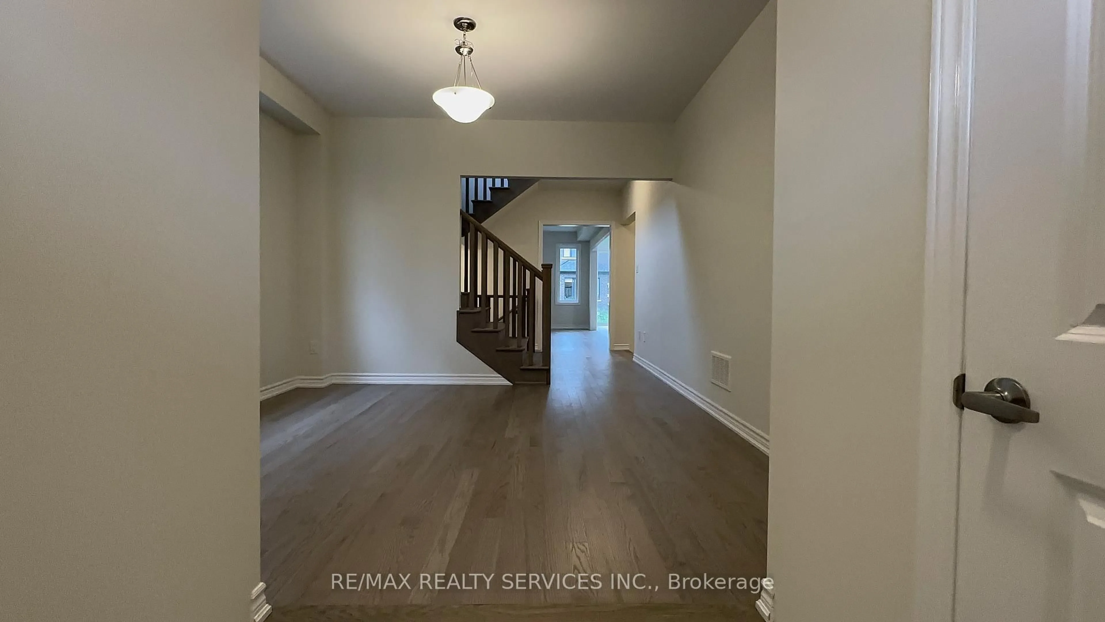 A pic of a room for 10 Molnar Cres, Brant Ontario N3T 0X3