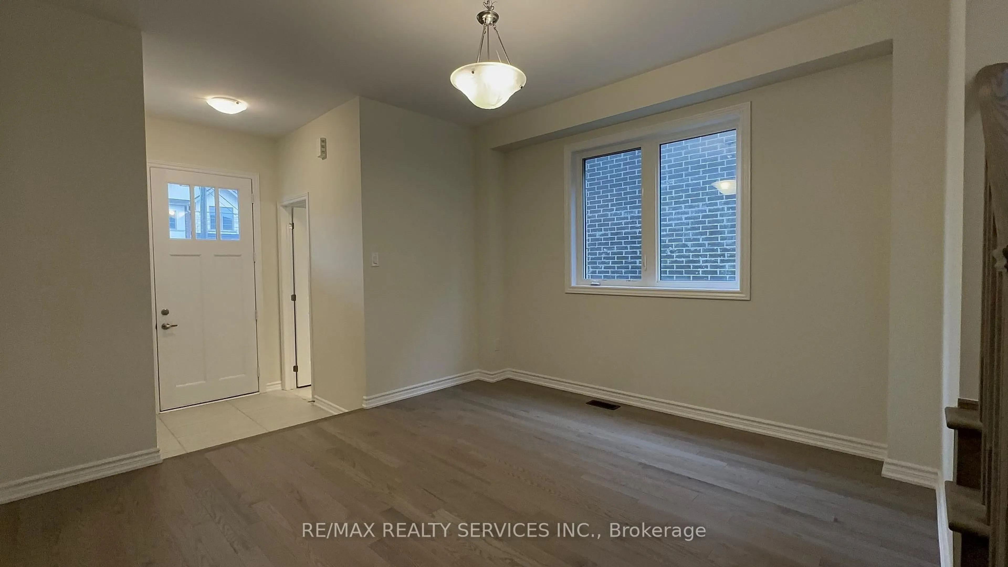 A pic of a room for 10 Molnar Cres, Brant Ontario N3T 0X3