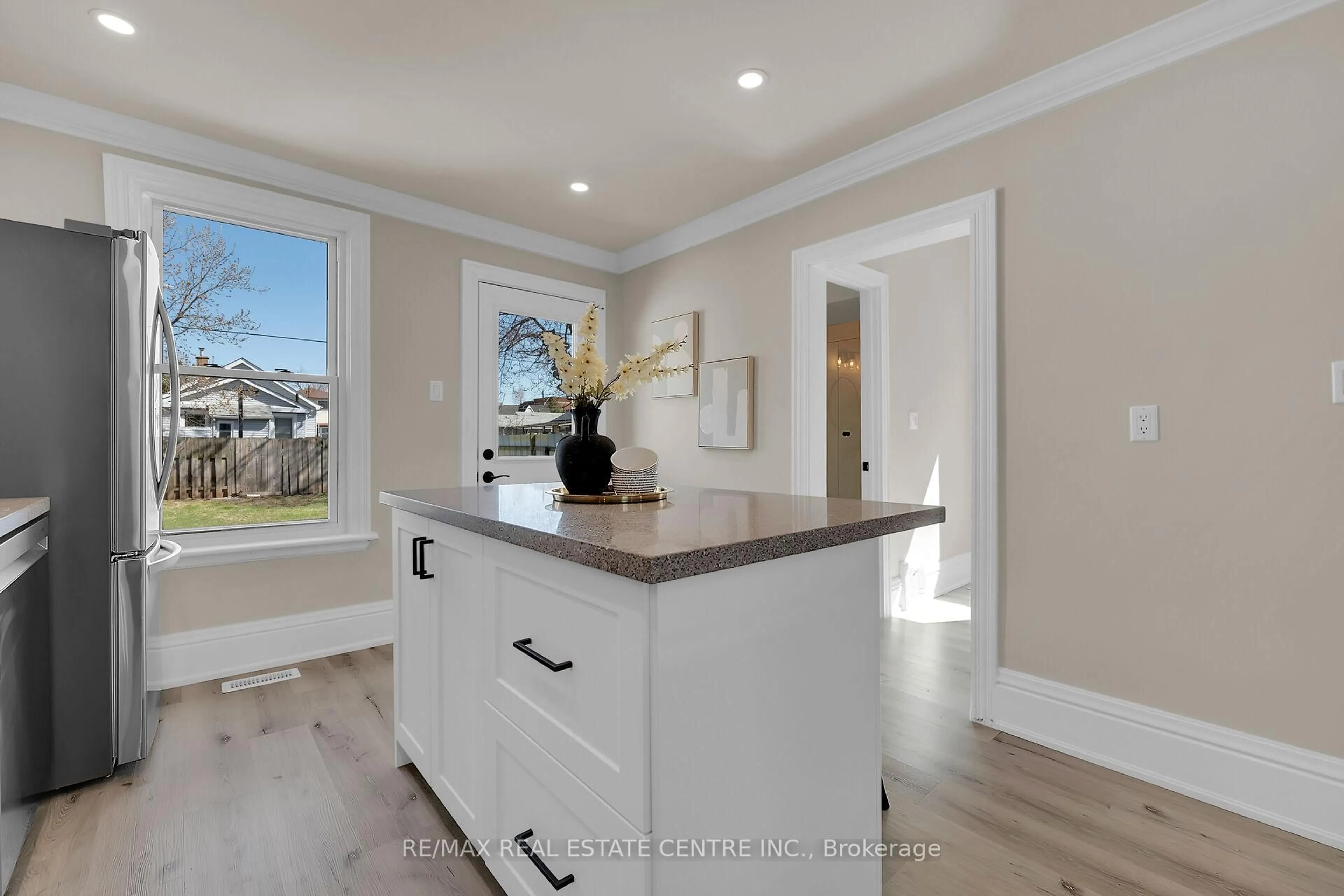 Open concept kitchen, unknown for 70 Robins Ave, Hamilton Ontario L8H 4N4