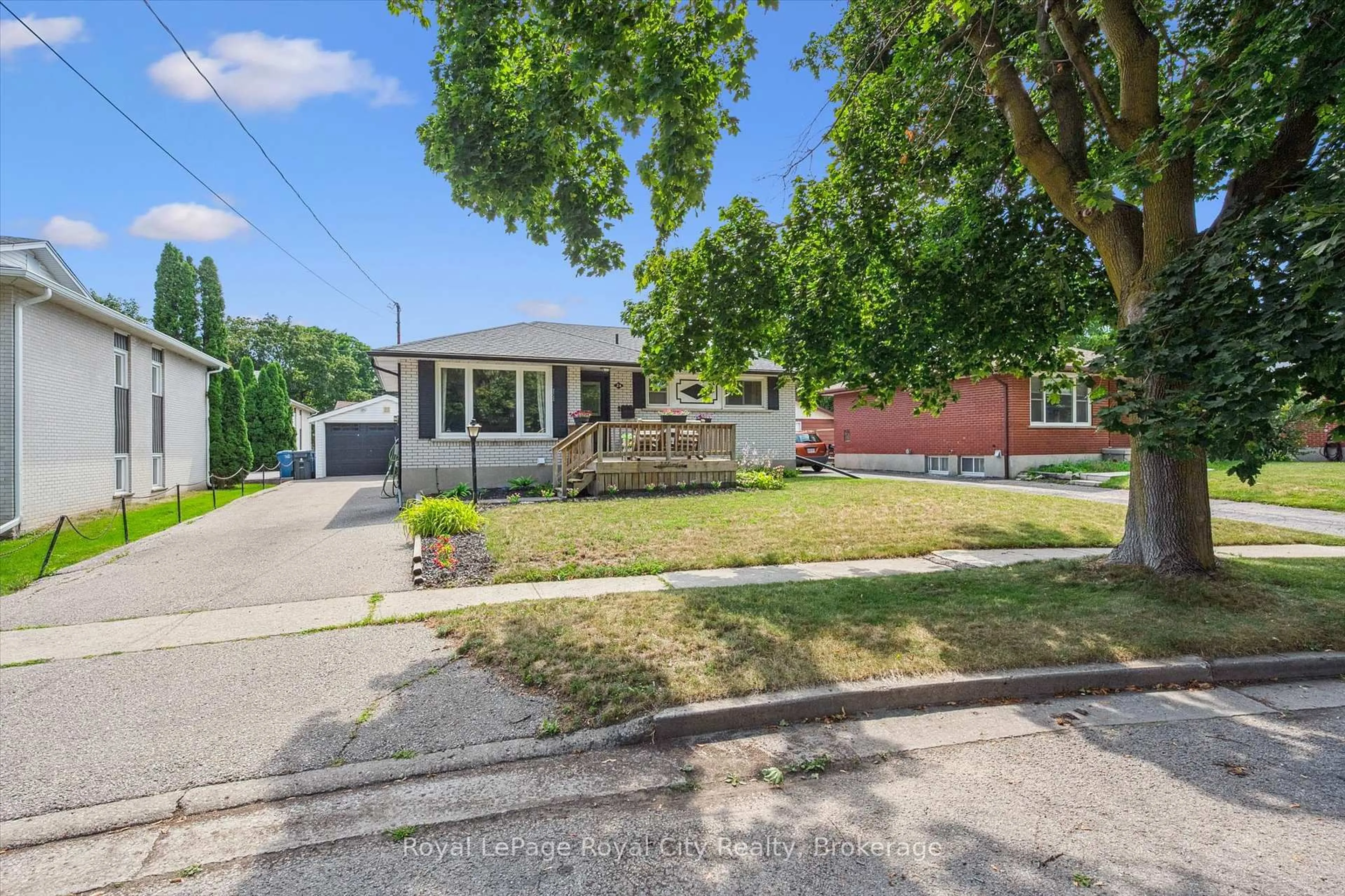 A pic from outside/outdoor area/front of a property/back of a property/a pic from drone, street for 24 Julia Dr, Guelph Ontario N1H 5W1