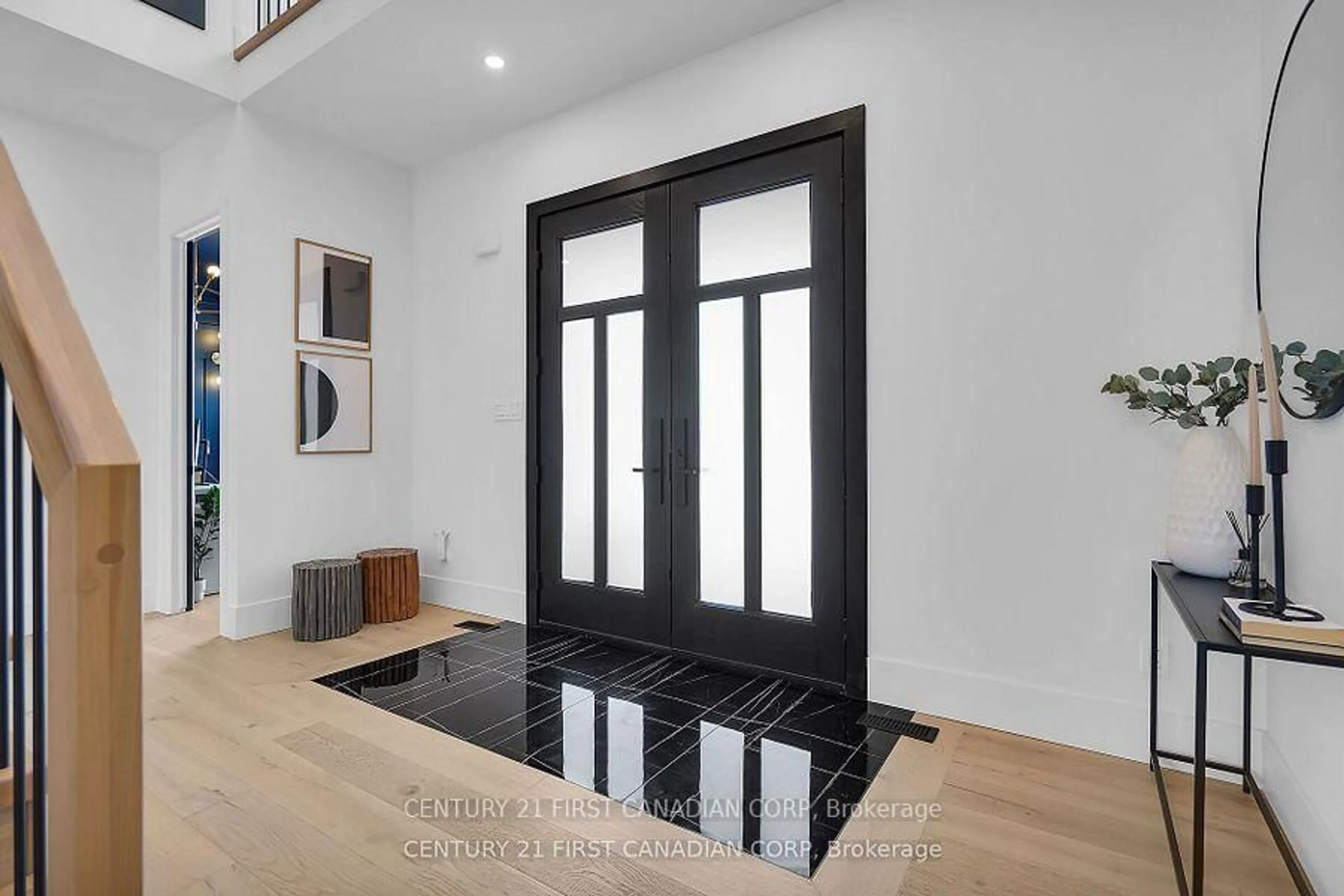 Indoor entryway for 1741 Upper West Ave, London South Ontario N6K 0J2