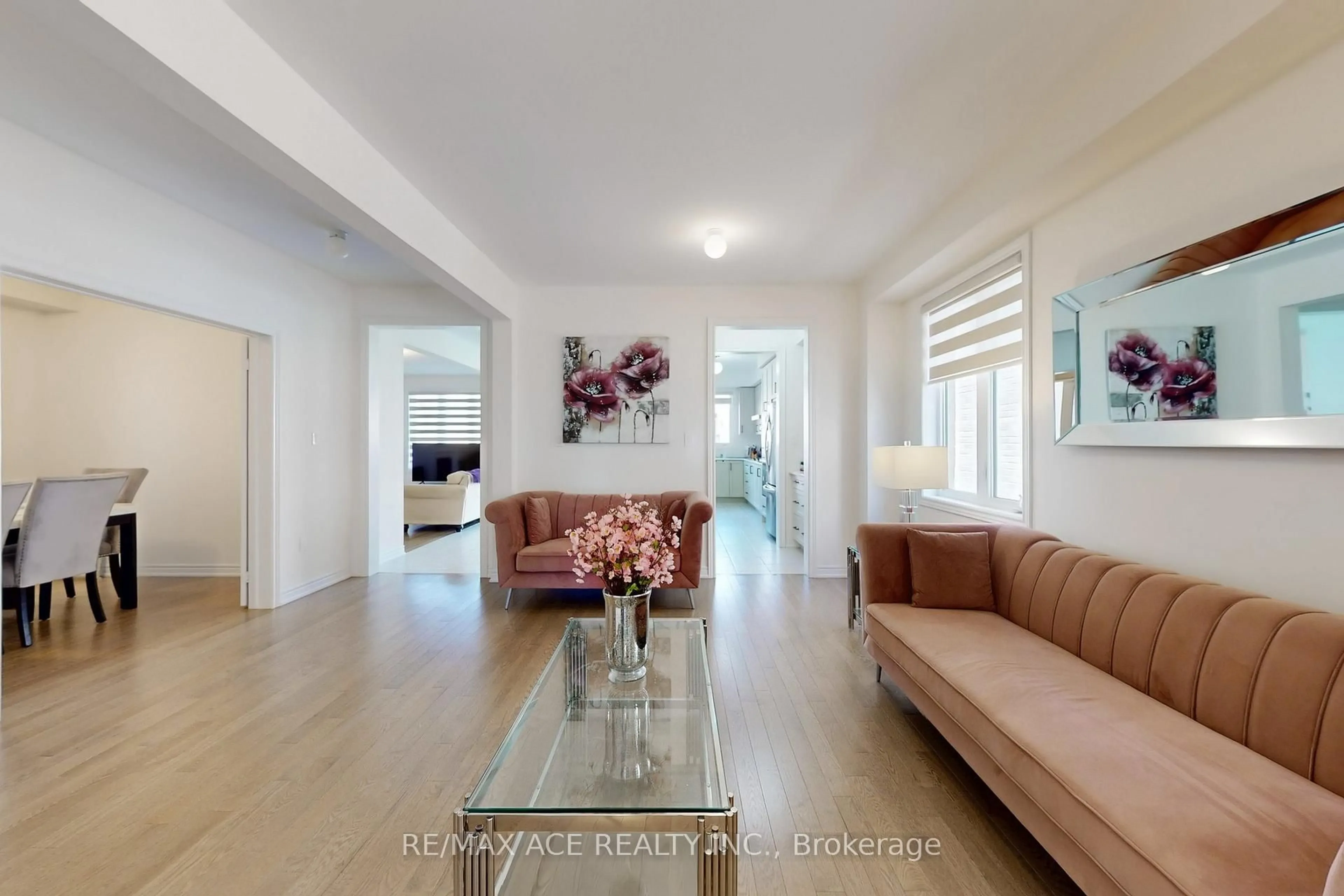 Living room with furniture, unknown for 639 Anishinaabe Dr, Shelburne Ontario L9V 2R4