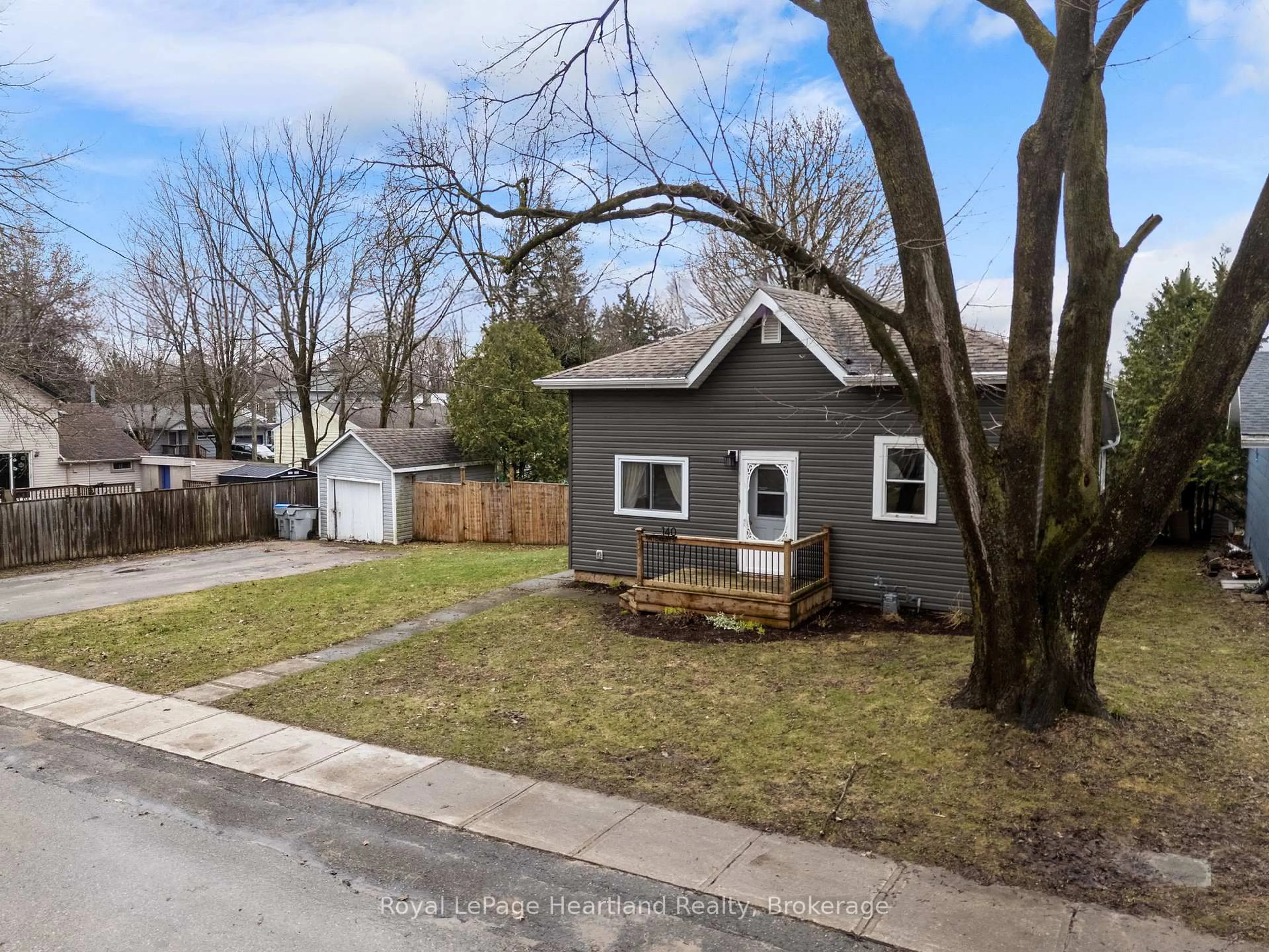 Unknown for 140 Rattenbury St, Central Huron Ontario N0M 1L0