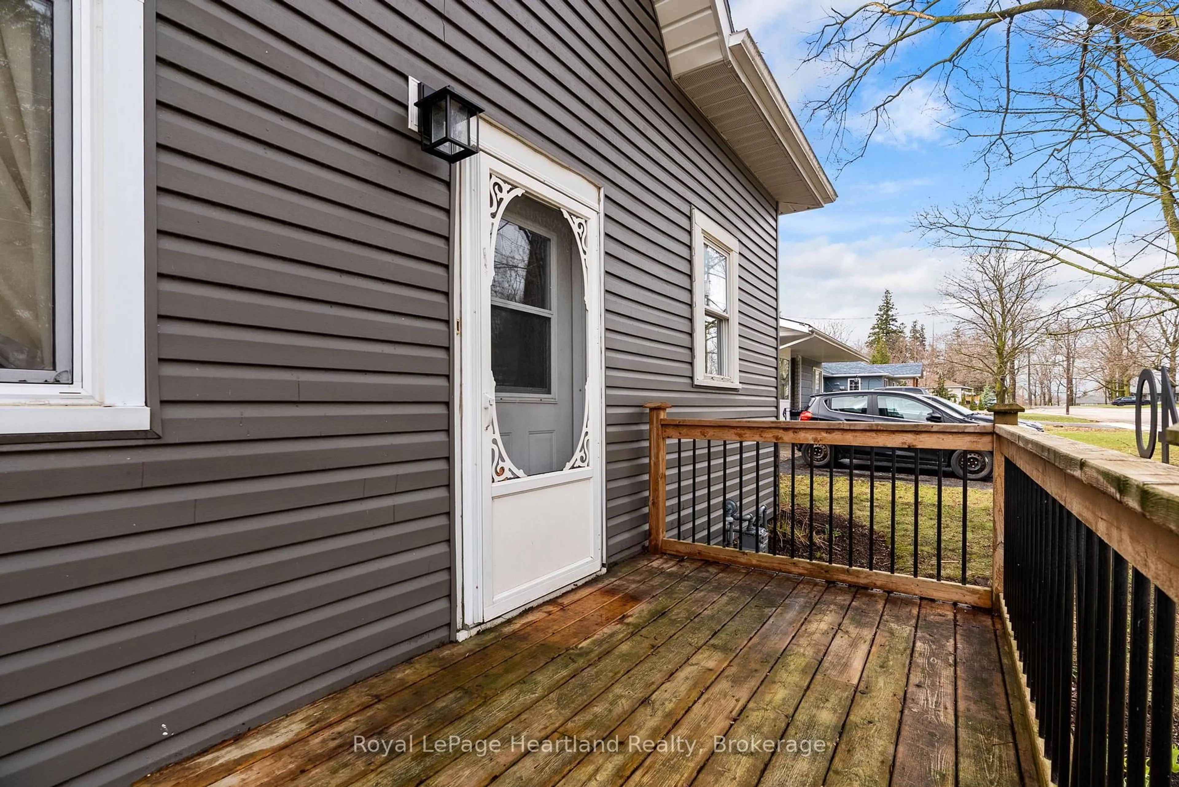 Unknown for 140 Rattenbury St, Central Huron Ontario N0M 1L0