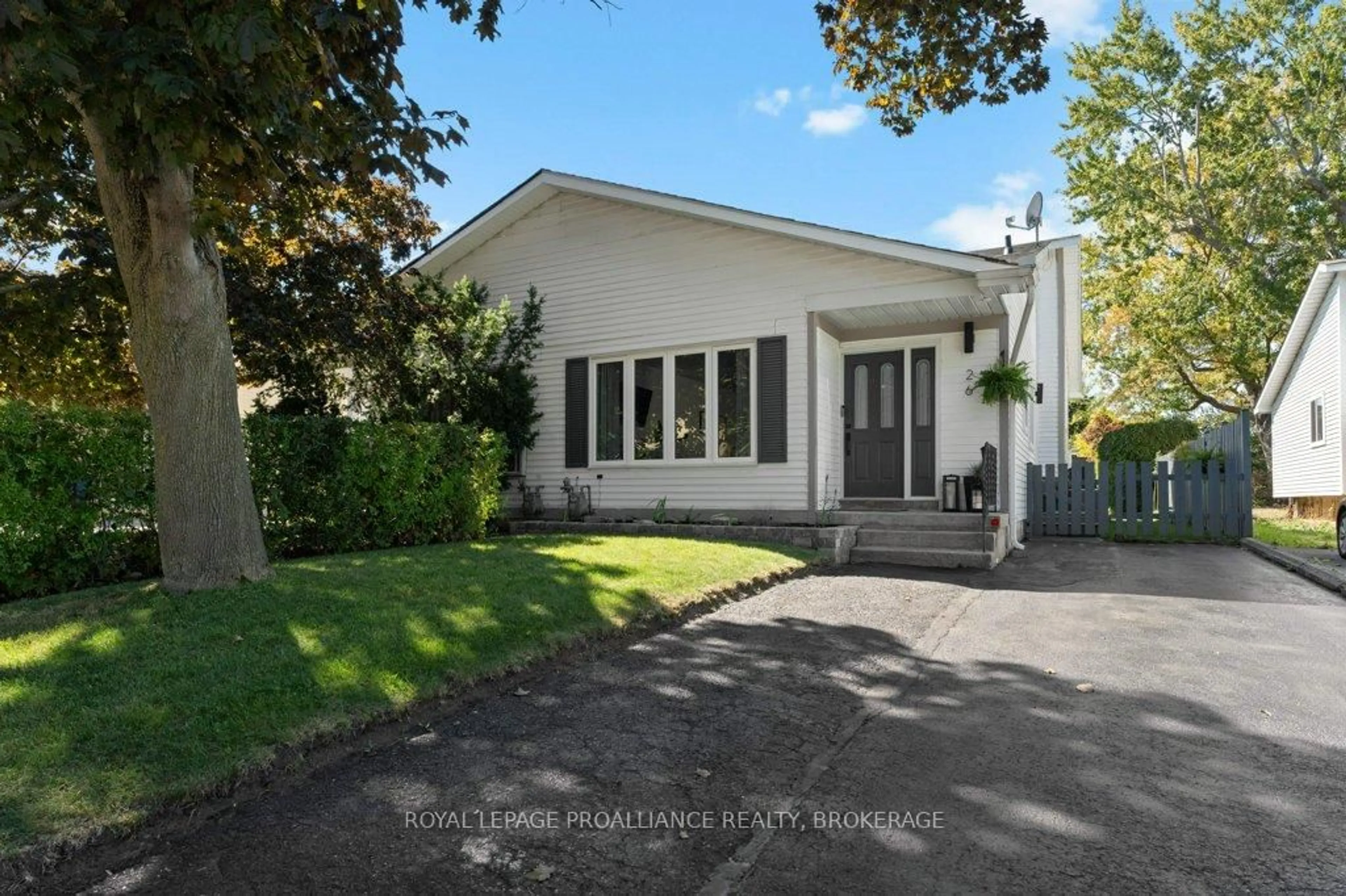 Unknown for 26 Woodstone Cres, Kingston Ontario K7M 6K9