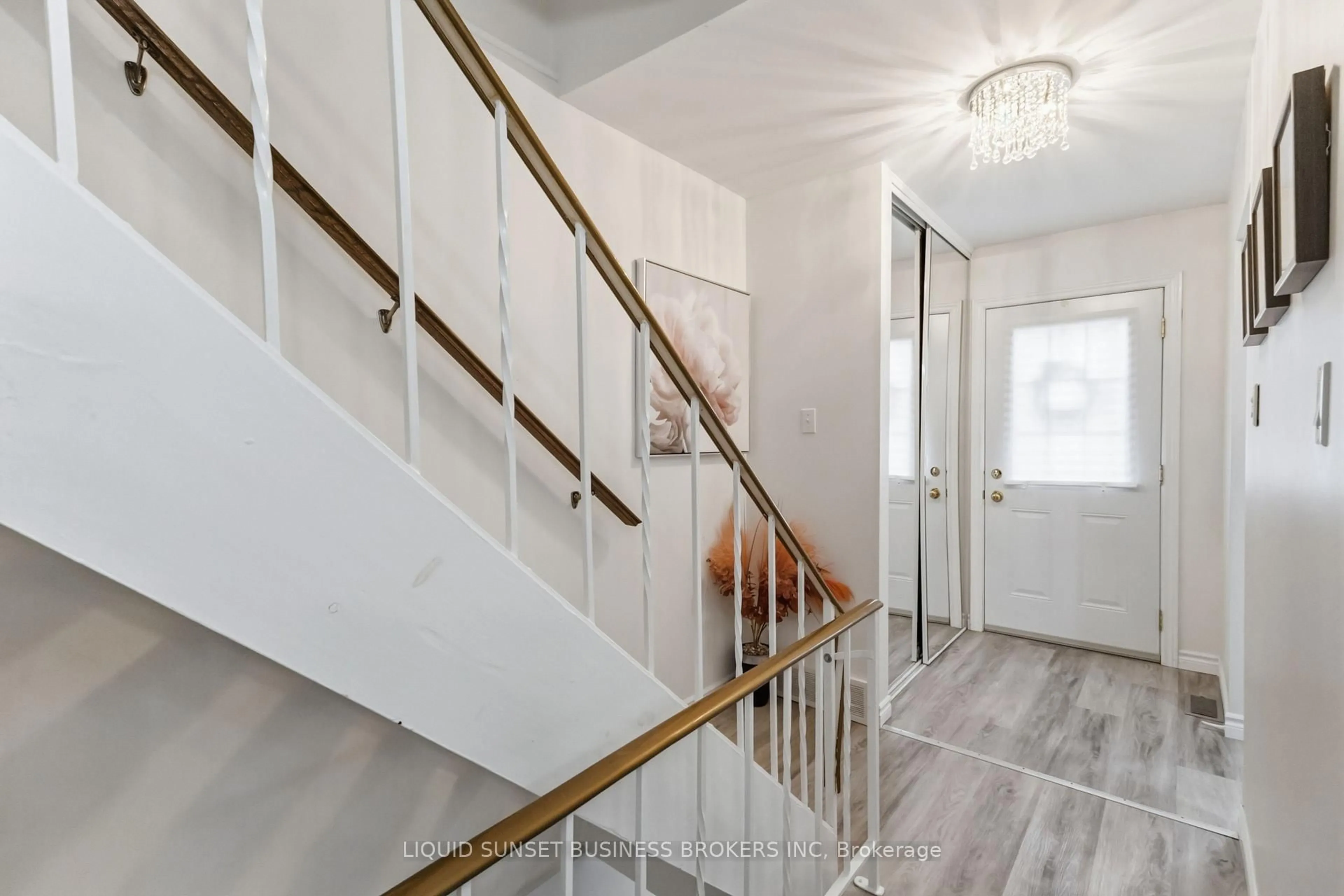 Stairs for 1385 Commissioners Rd #72, London South Ontario N6K 1E2