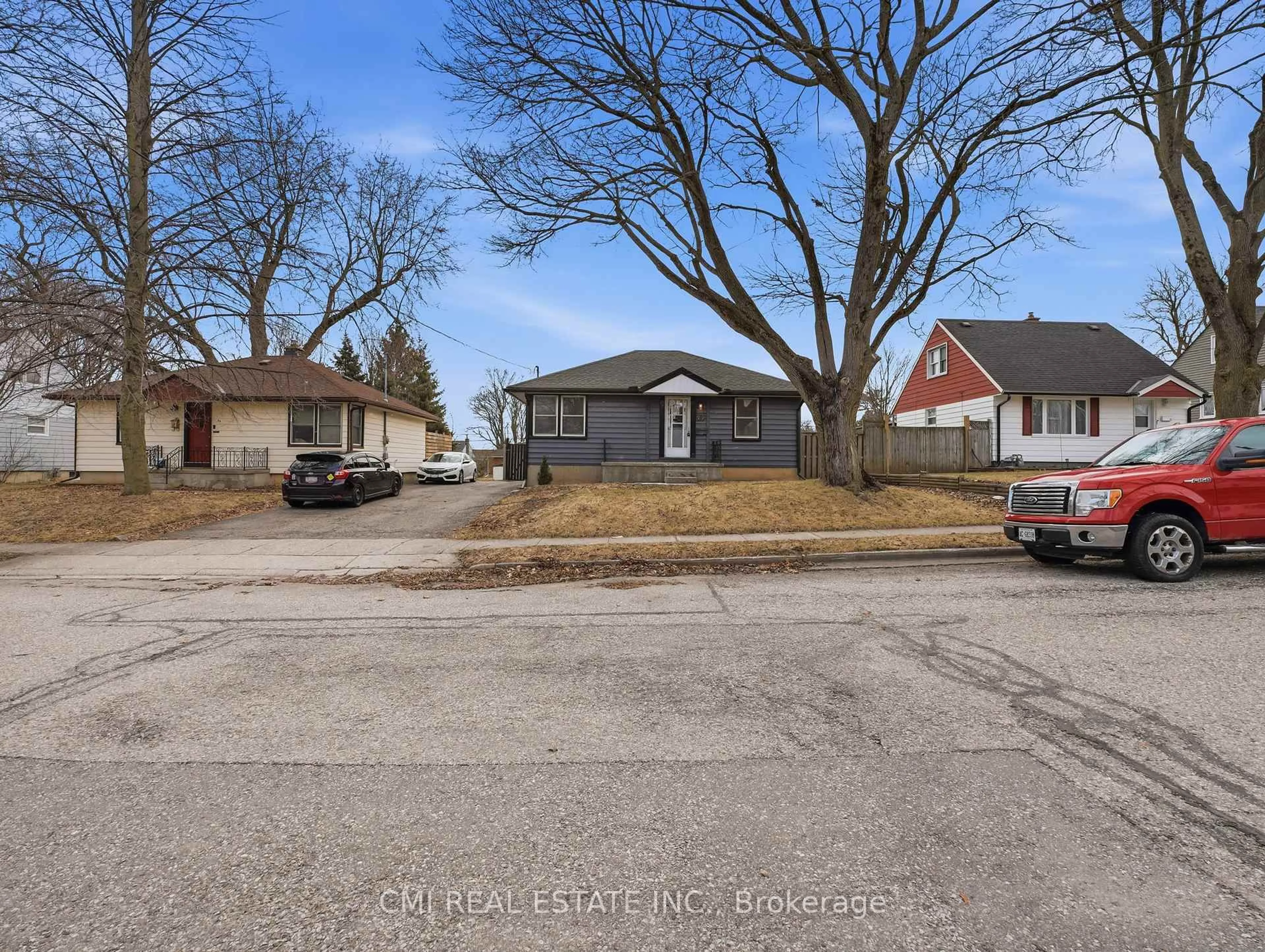 A pic from outside/outdoor area/front of a property/back of a property/a pic from drone, street for 97 Stewart Ave, Cambridge Ontario N1R 2V1