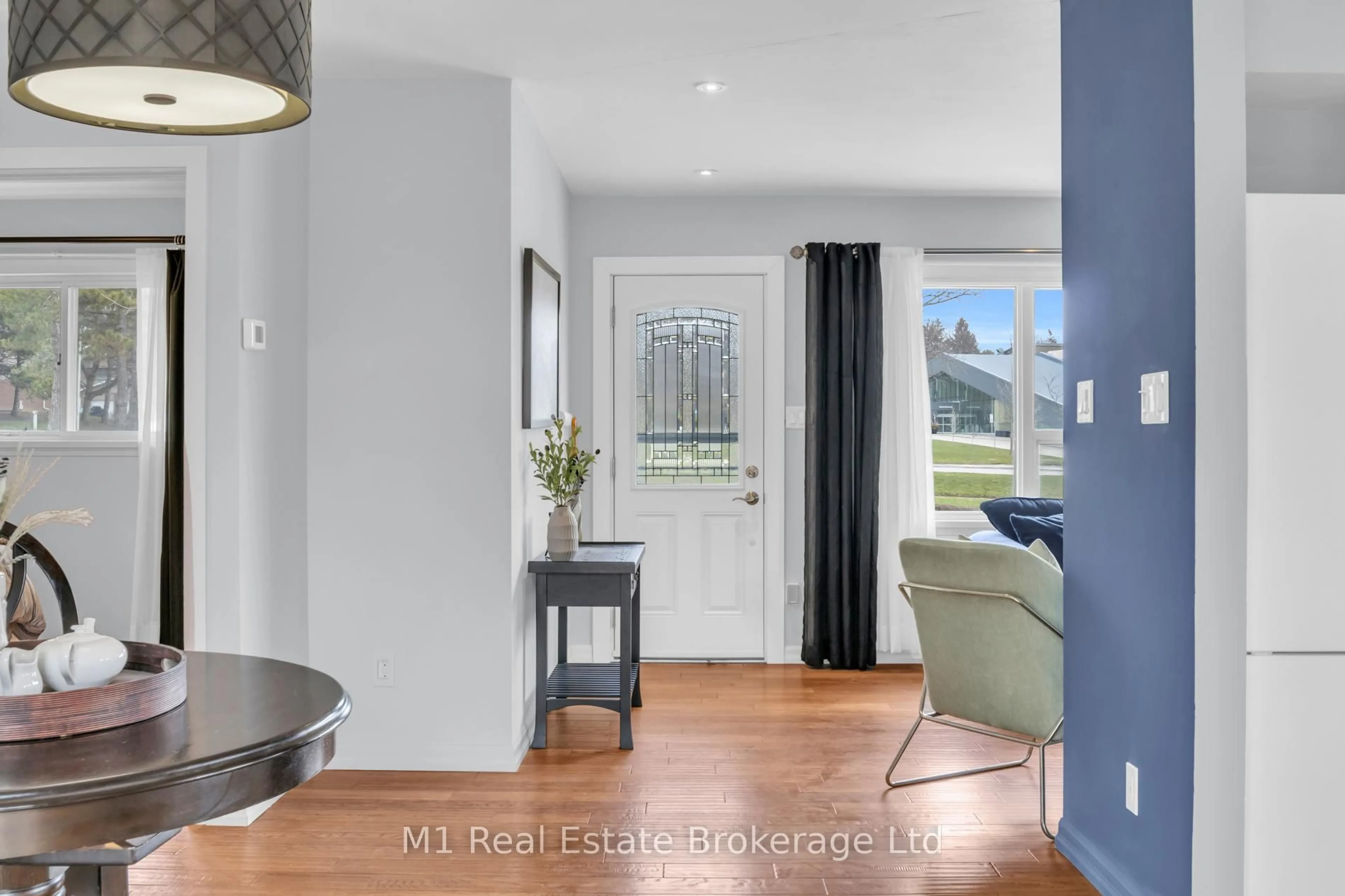 Indoor entryway for 148 Victoria Rd, Guelph Ontario N1E 5H5