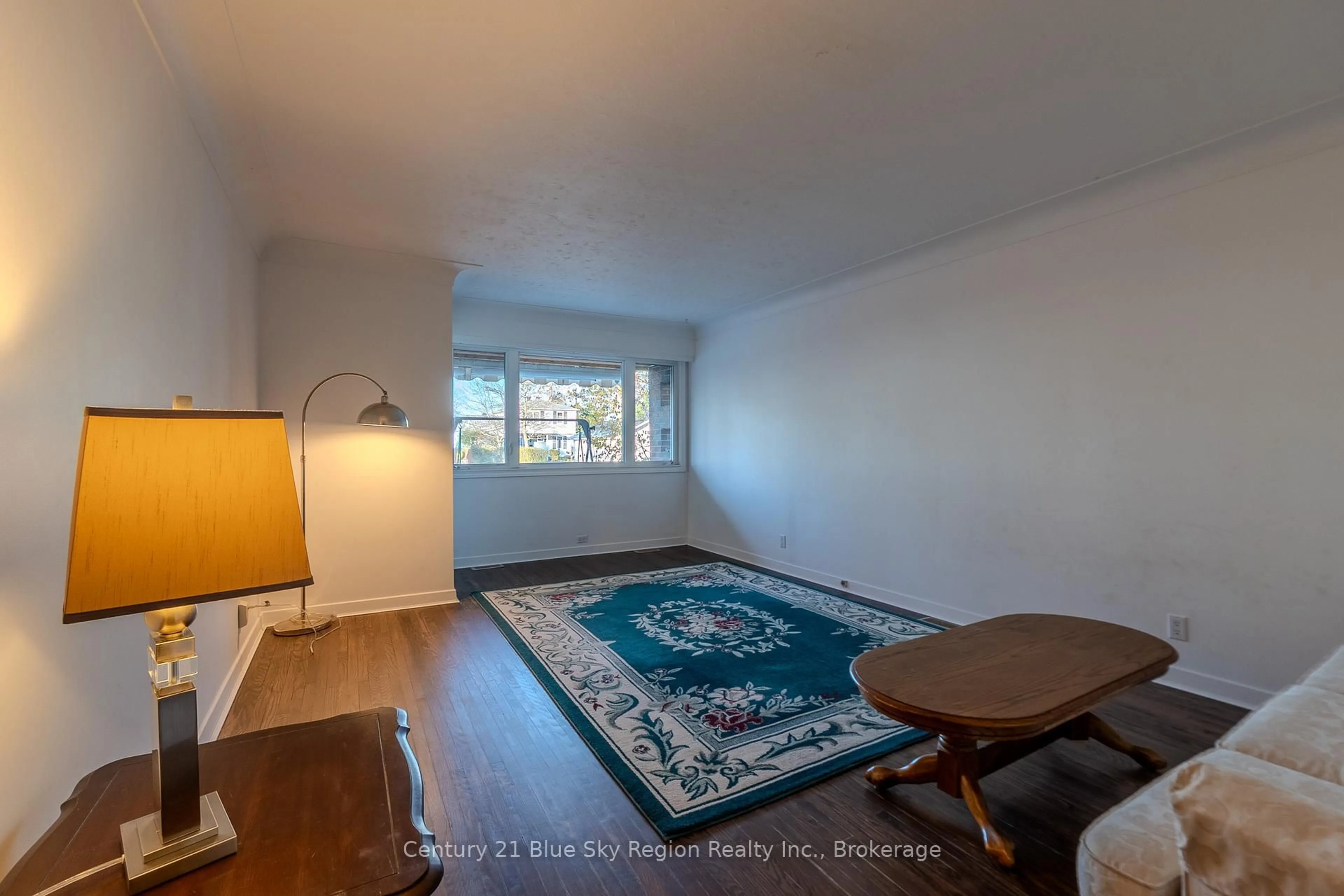 A pic of a room for 994 Premier Rd, North Bay Ontario P1A 2H8