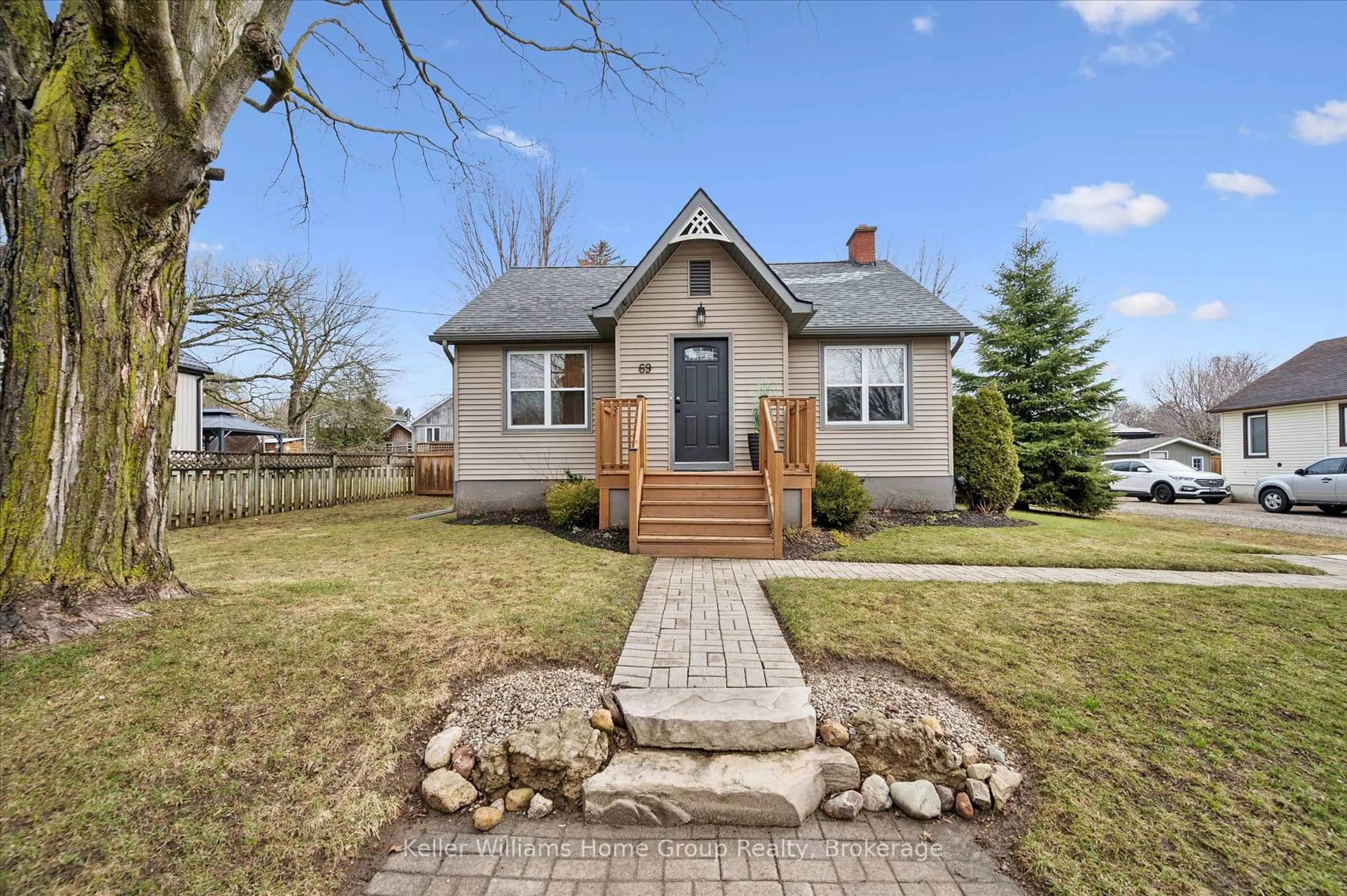 Unknown for 69 Irvine St, Centre Wellington Ontario N0B 1S0