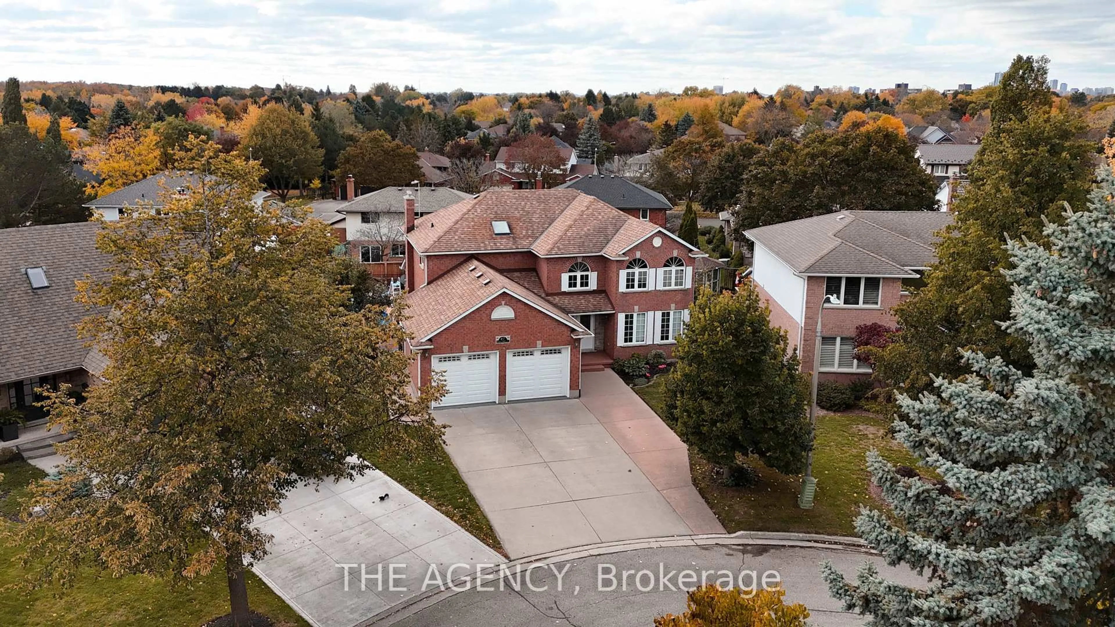 A pic from outside/outdoor area/front of a property/back of a property/a pic from drone, city buildings view from balcony for 47 Burnt Ember Crt, Kitchener Ontario N2A 3X3