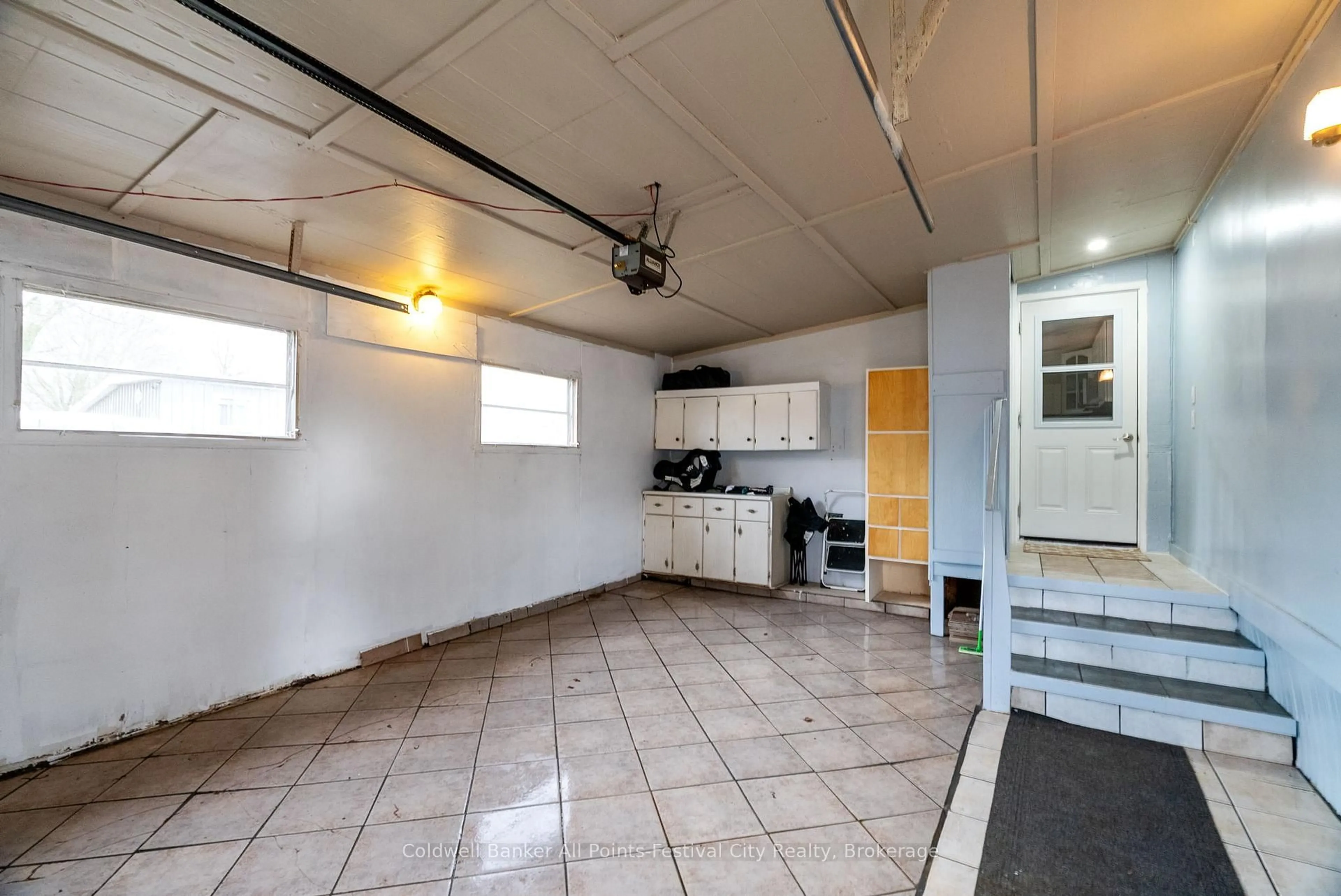 Indoor garage for 28 Sutton Dr, Ashfield-Colborne-Wawanosh Ontario N7A 3Y3