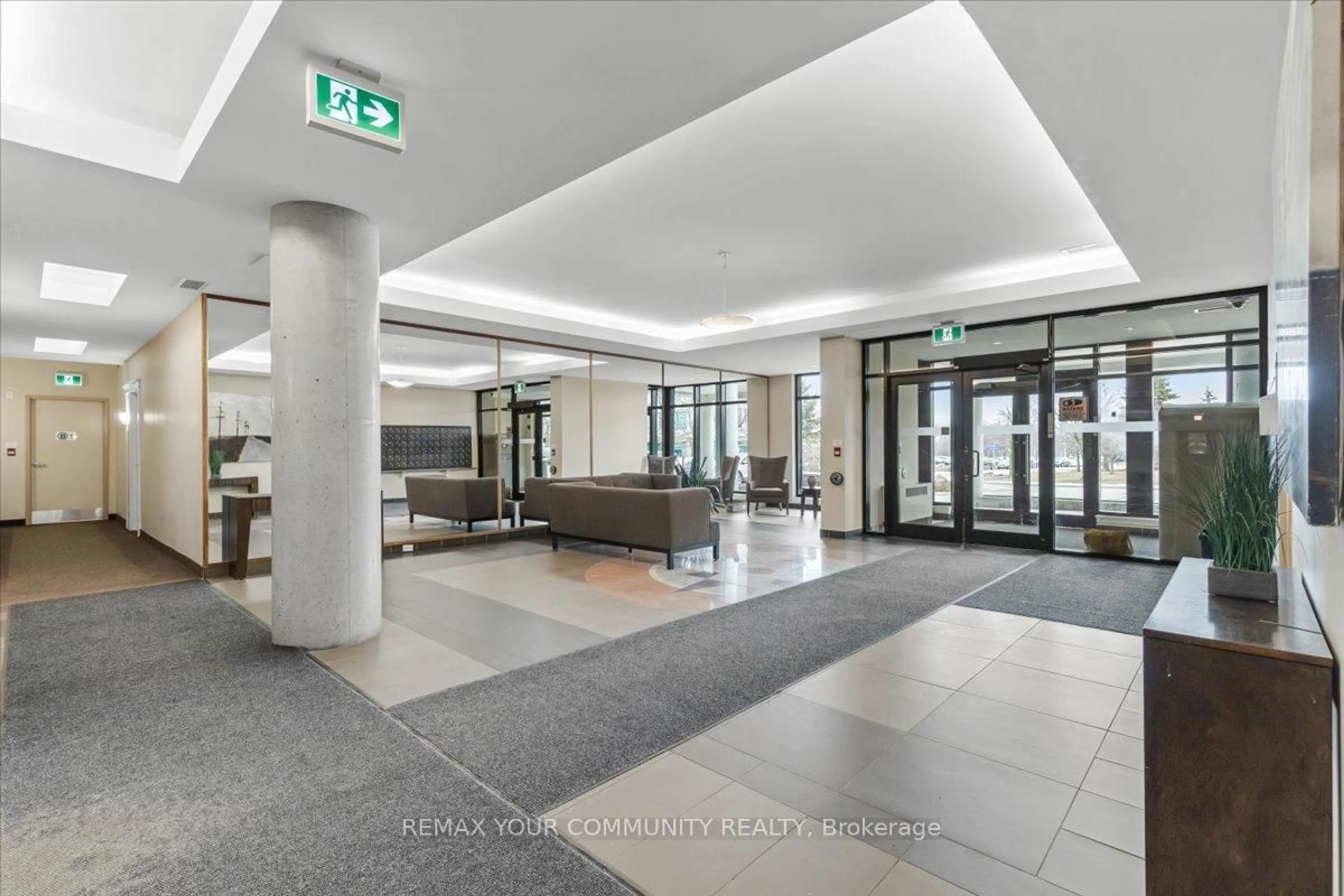 Lobby for 100 Roger Guindon Ave #802, Ottawa Ontario K1G 3Z7