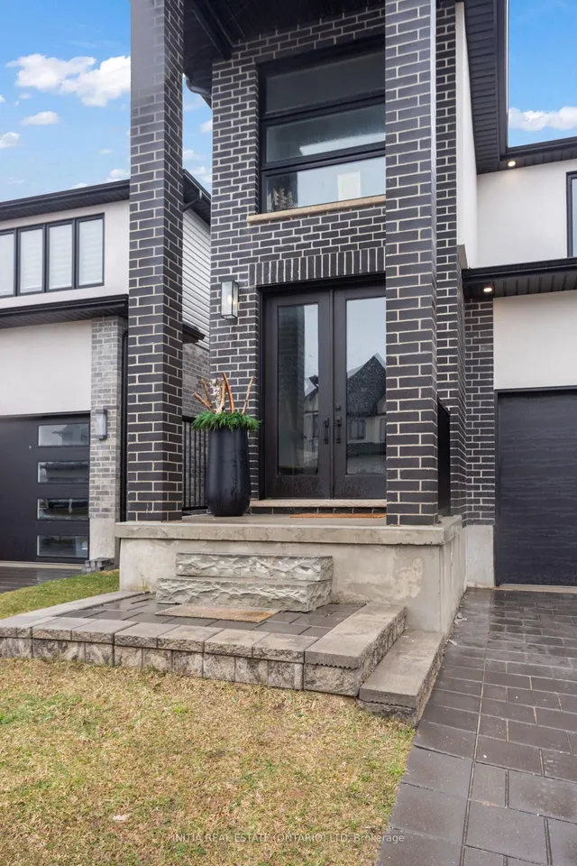 6504 Heathwoods Ave, London South 3