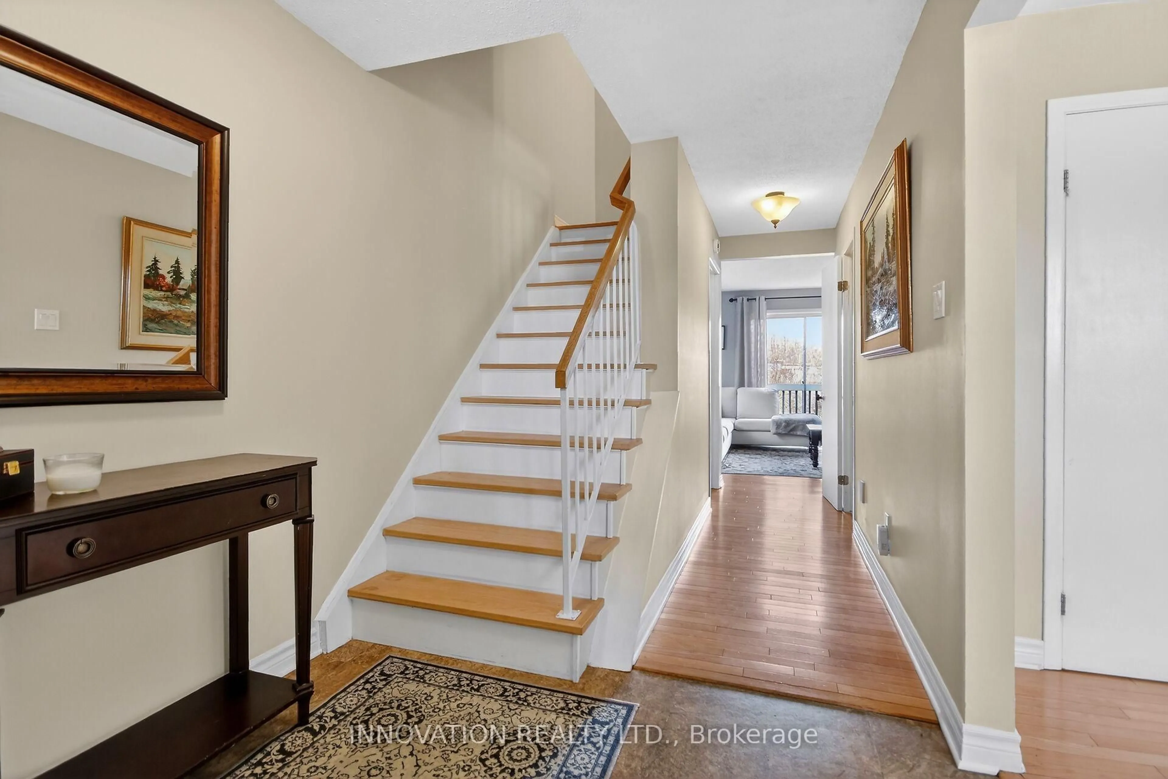 Indoor entryway for 1773 Bellmanor Crt, Ottawa Ontario K1T 2V6