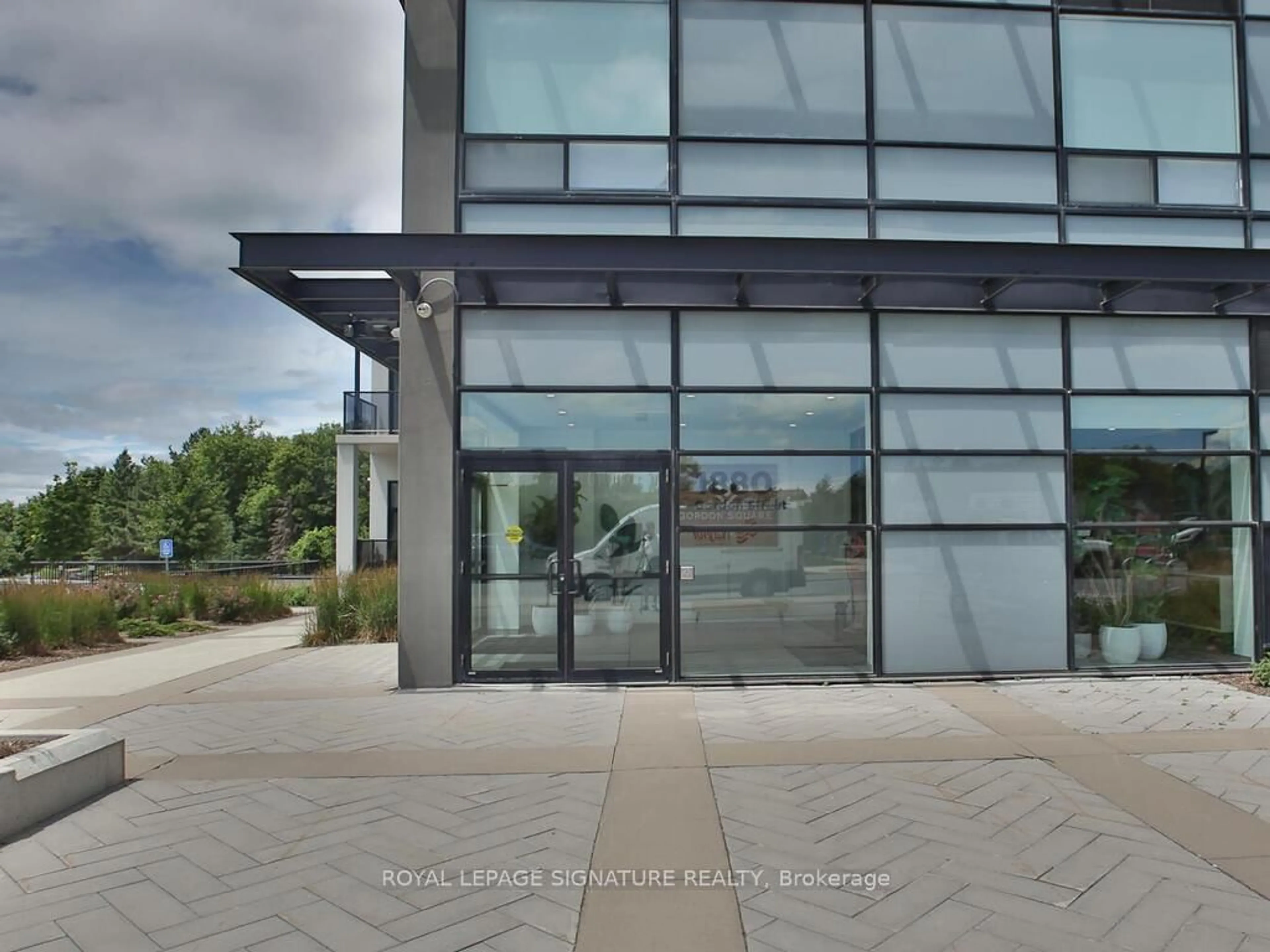 Indoor foyer for 1880 Gordon St #911, Guelph Ontario N1P 1C5