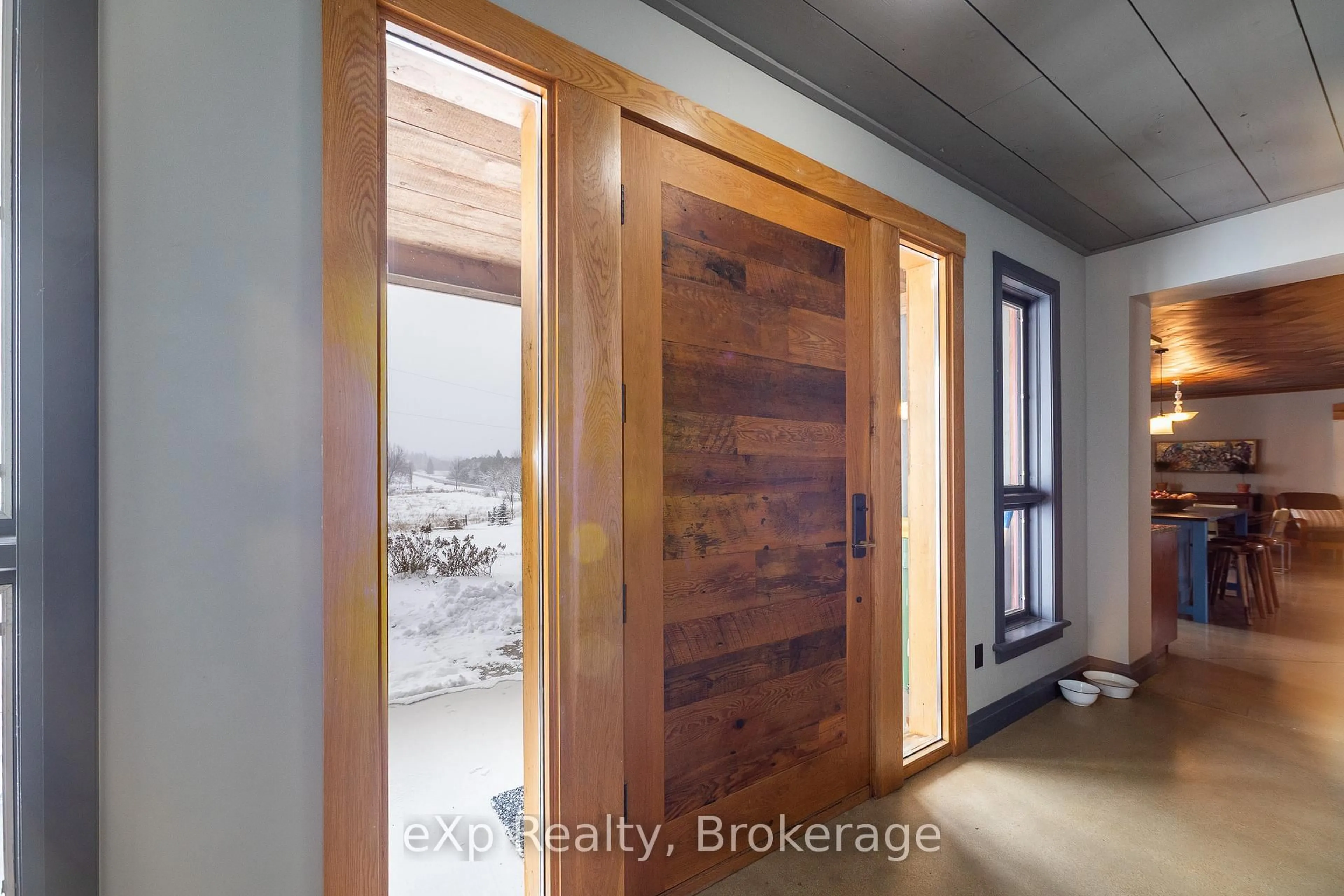 Indoor entryway for 136709 Grey Road 12, Grey Highlands Ontario N4L 1W6