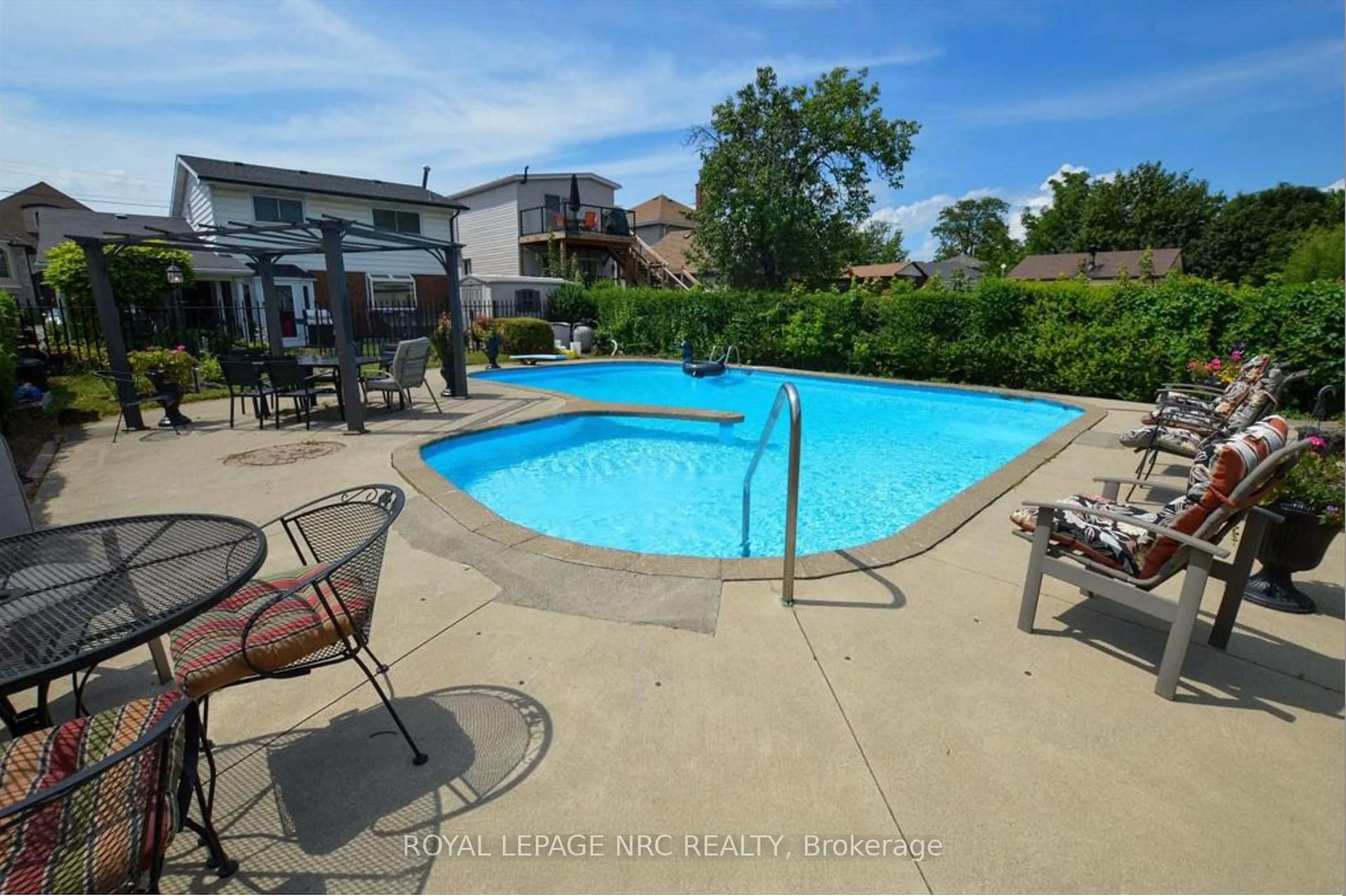 Pool for 68 Pine St, Thorold Ontario L2V 3L4