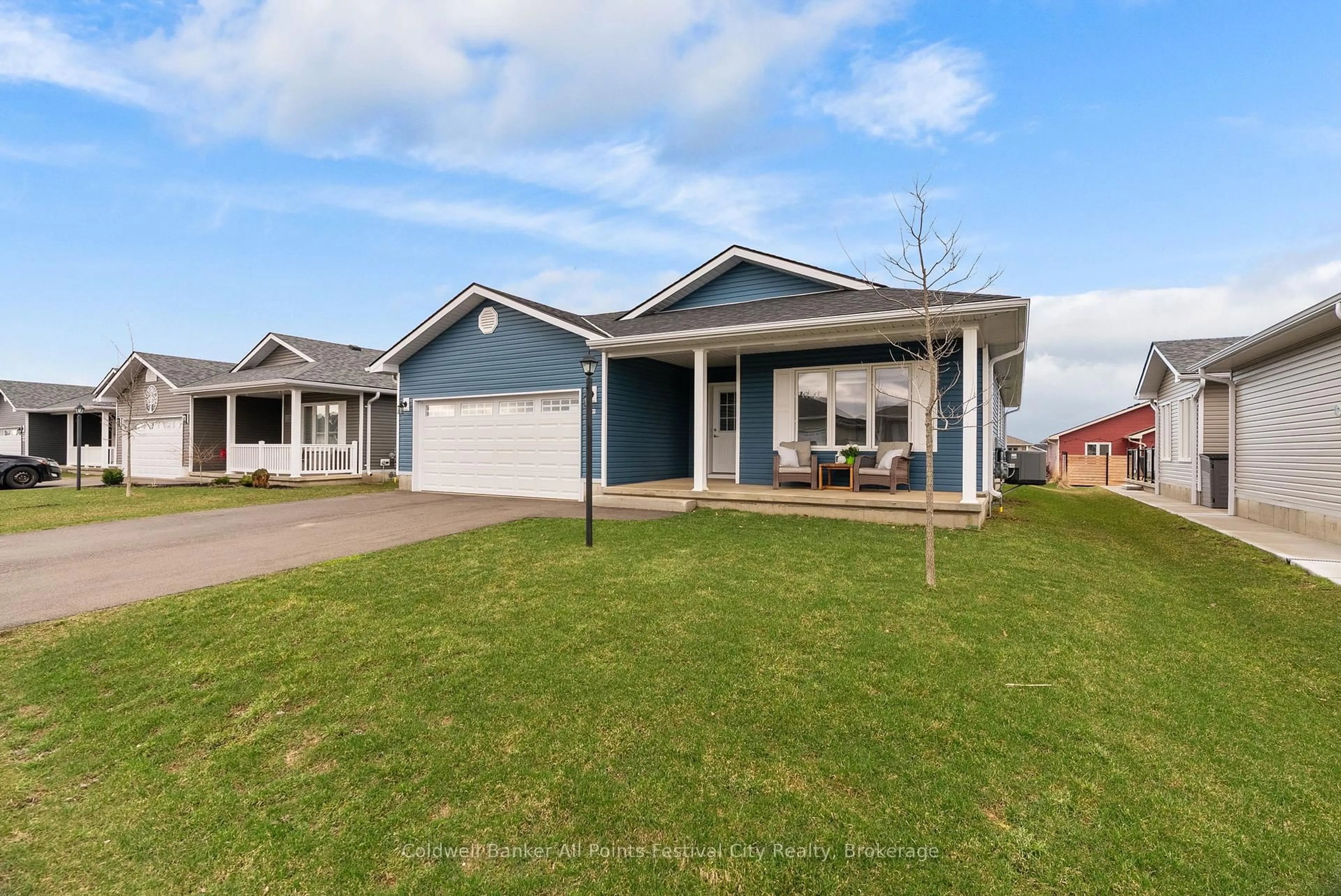 Home with vinyl exterior material, street for 197 Lake Breeze Dr, Ashfield-Colborne-Wawanosh Ontario N7A 0C6