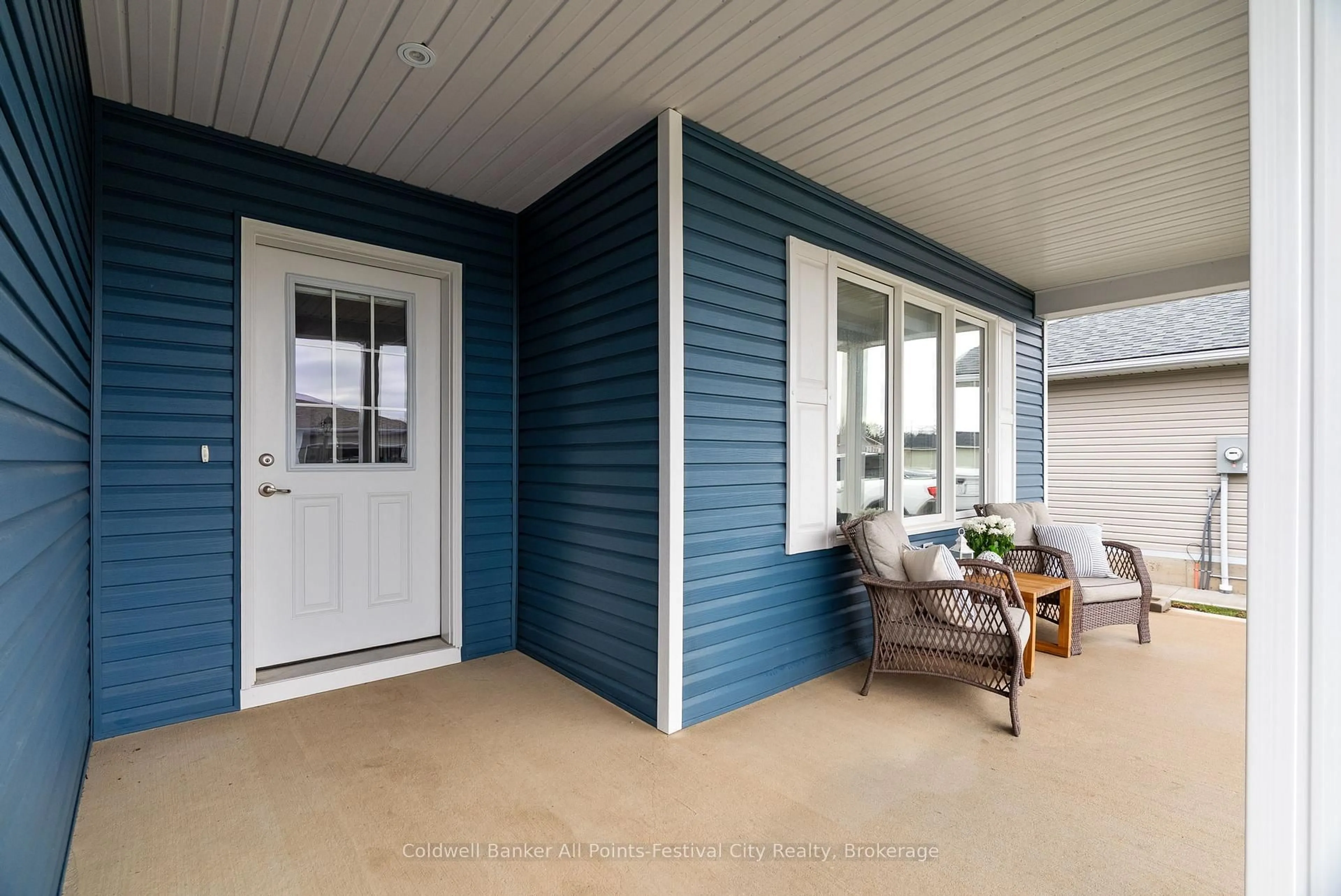 Home with vinyl exterior material, street for 197 Lake Breeze Dr, Ashfield-Colborne-Wawanosh Ontario N7A 0C6