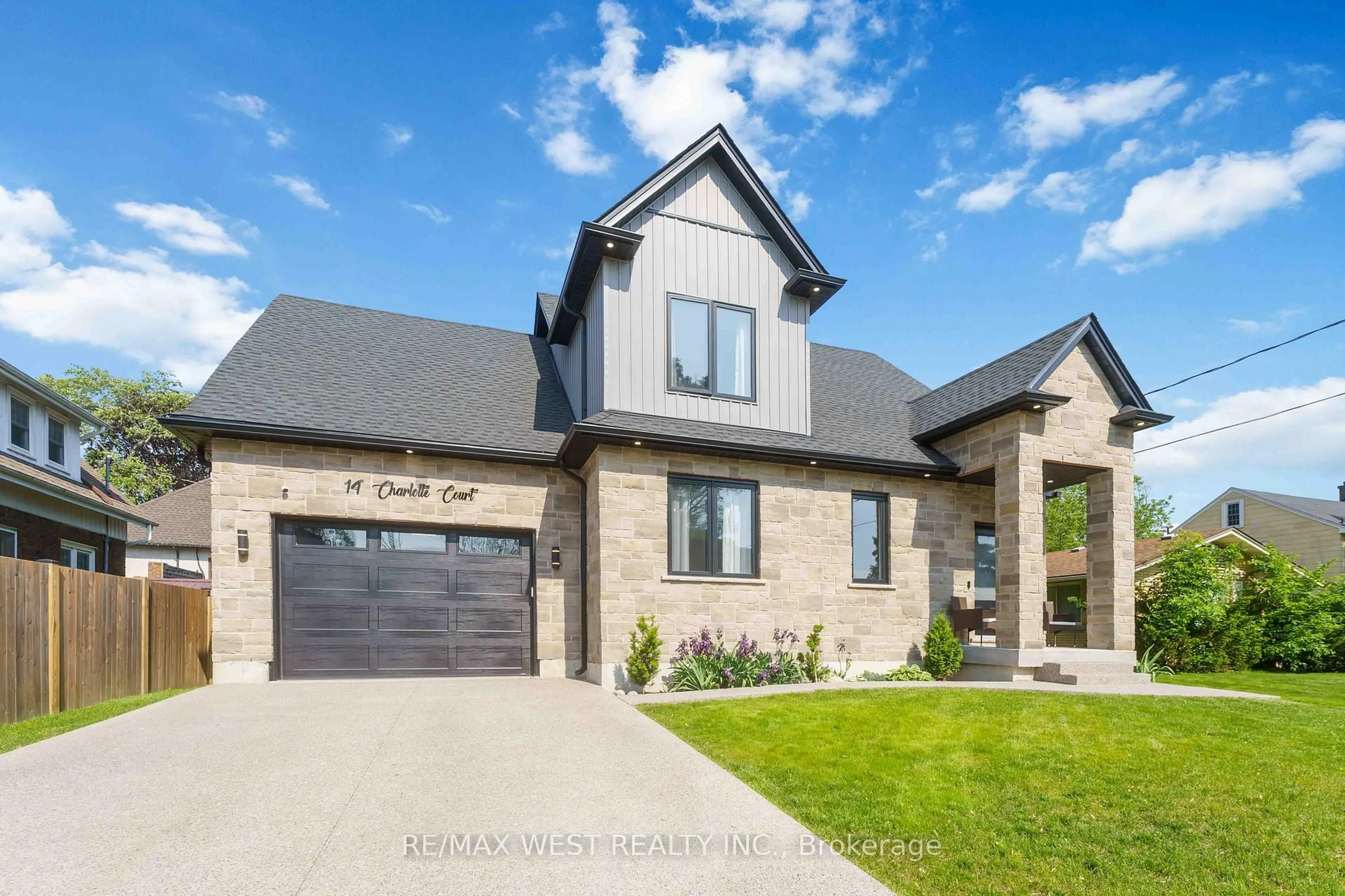 Home with brick exterior material, street for 14 Charlotte Crt, Welland Ontario L3C 1P5