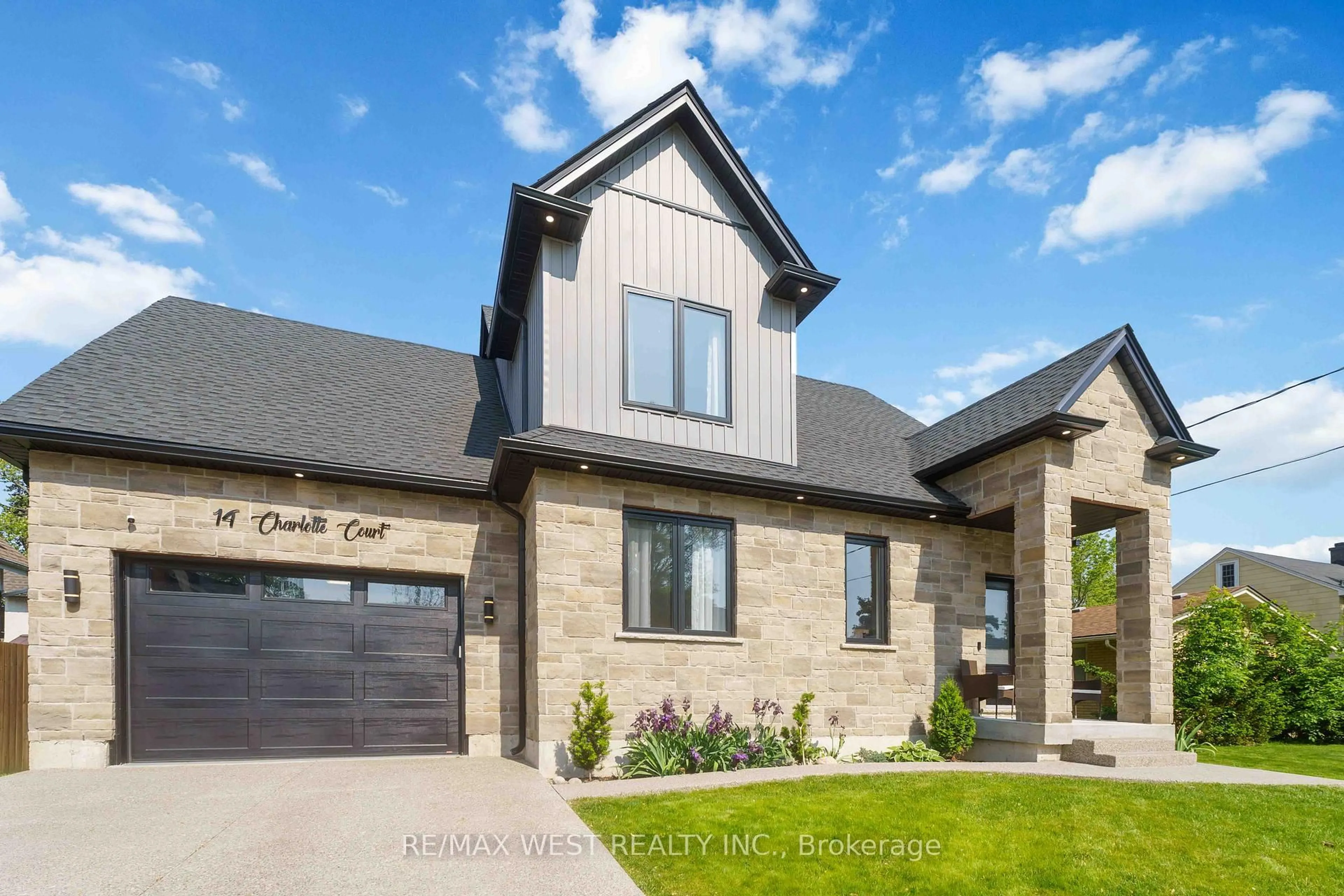 Home with brick exterior material, street for 14 Charlotte Crt, Welland Ontario L3C 1P5