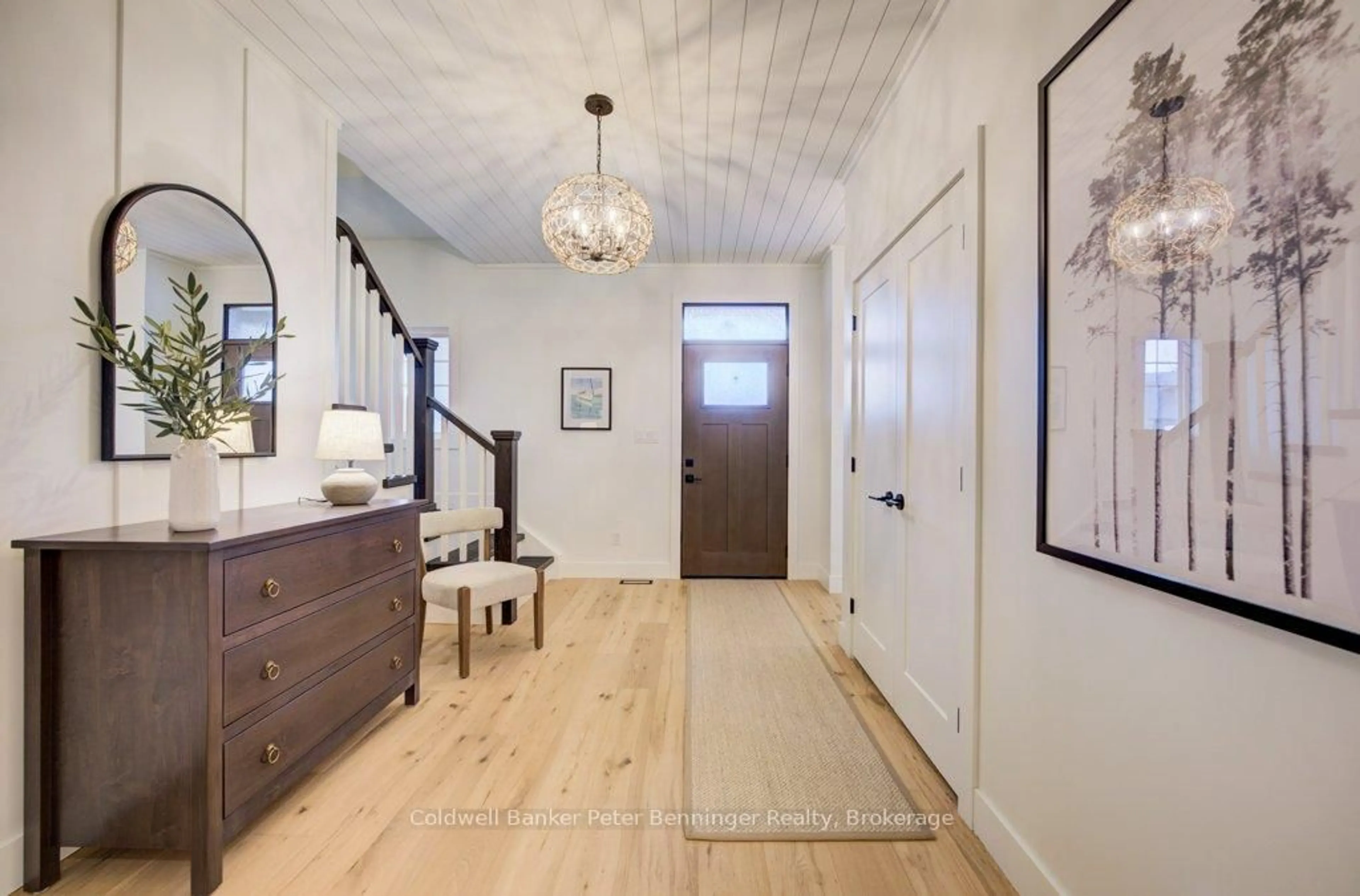 Indoor entryway for 9 Marshall Pl, Saugeen Shores Ontario N0H 2L0