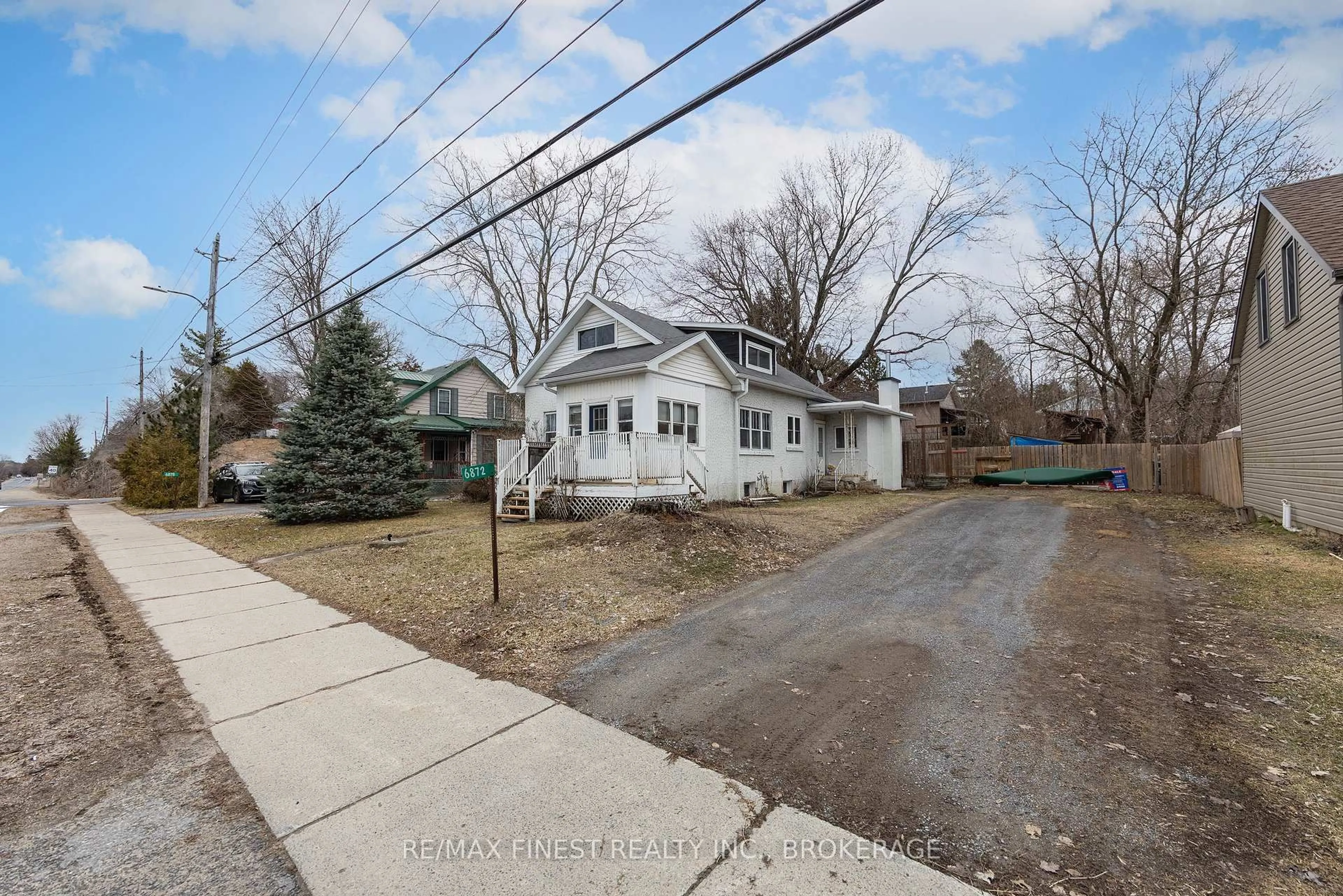 A pic from outside/outdoor area/front of a property/back of a property/a pic from drone, street for 6872 Highway 38,, Verona Ontario K0H 2W0