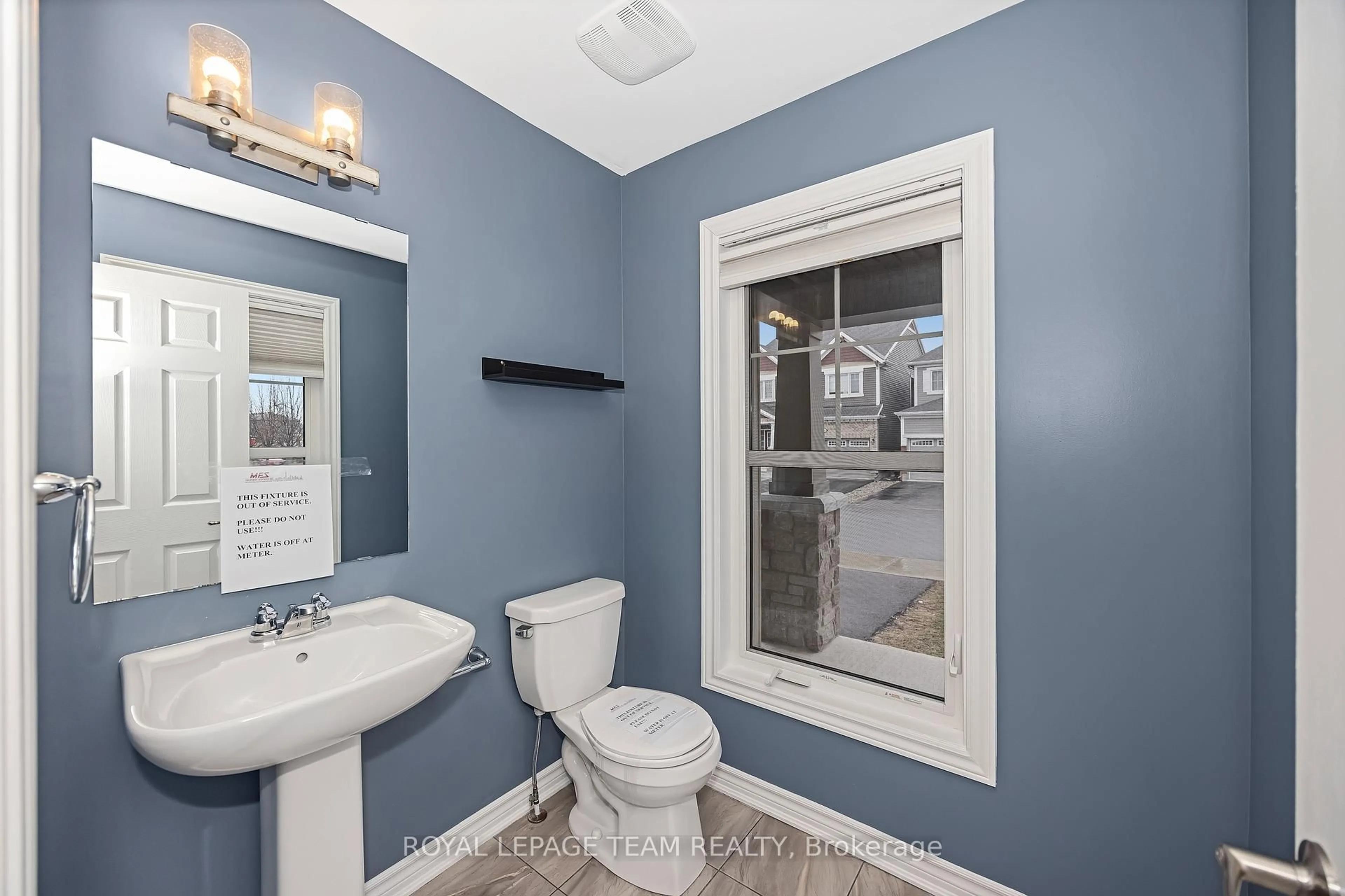Standard bathroom, ceramic/tile floor for 659 Pearl Dace Cres, Ottawa Ontario K2J 6K4