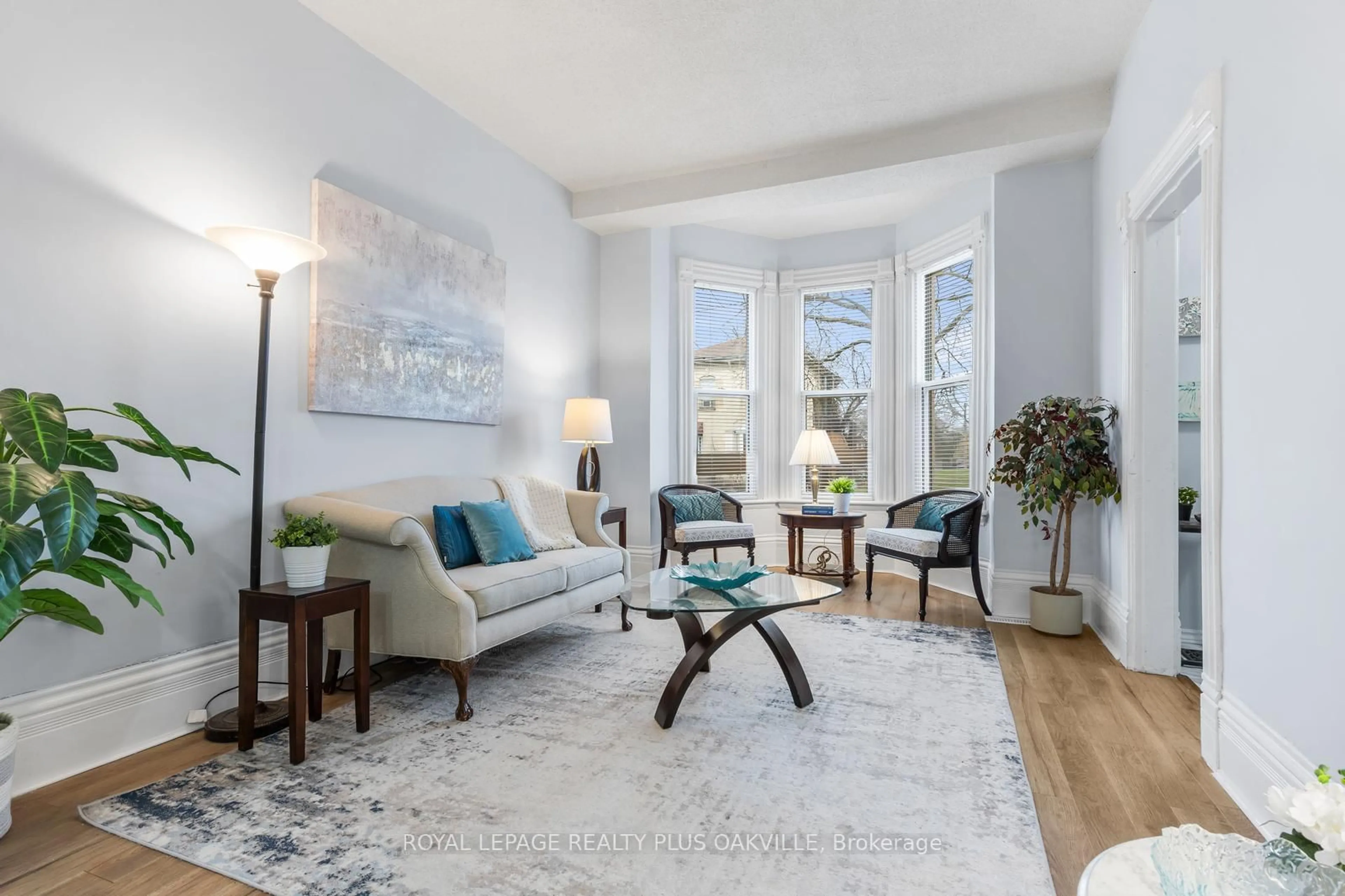 Living room with furniture, unknown for 213 Darling St, Brantford Ontario N3S 3X1