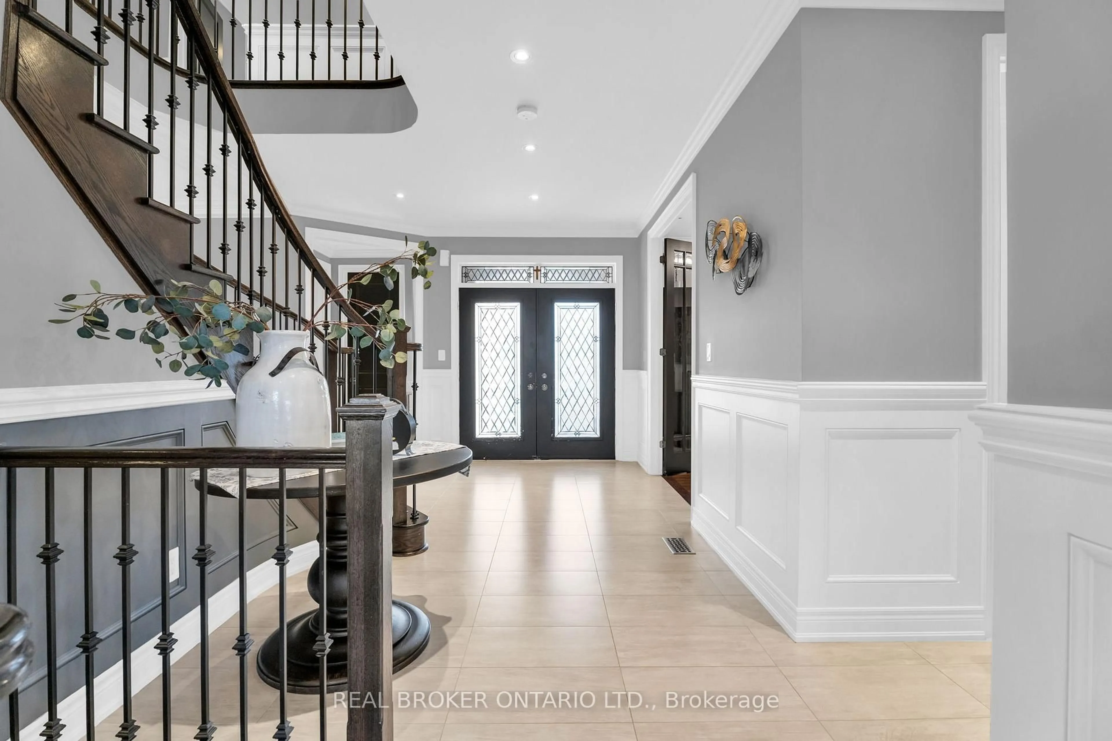 Indoor entryway for 35 Ketchum St, Mono Ontario L9W 6T4