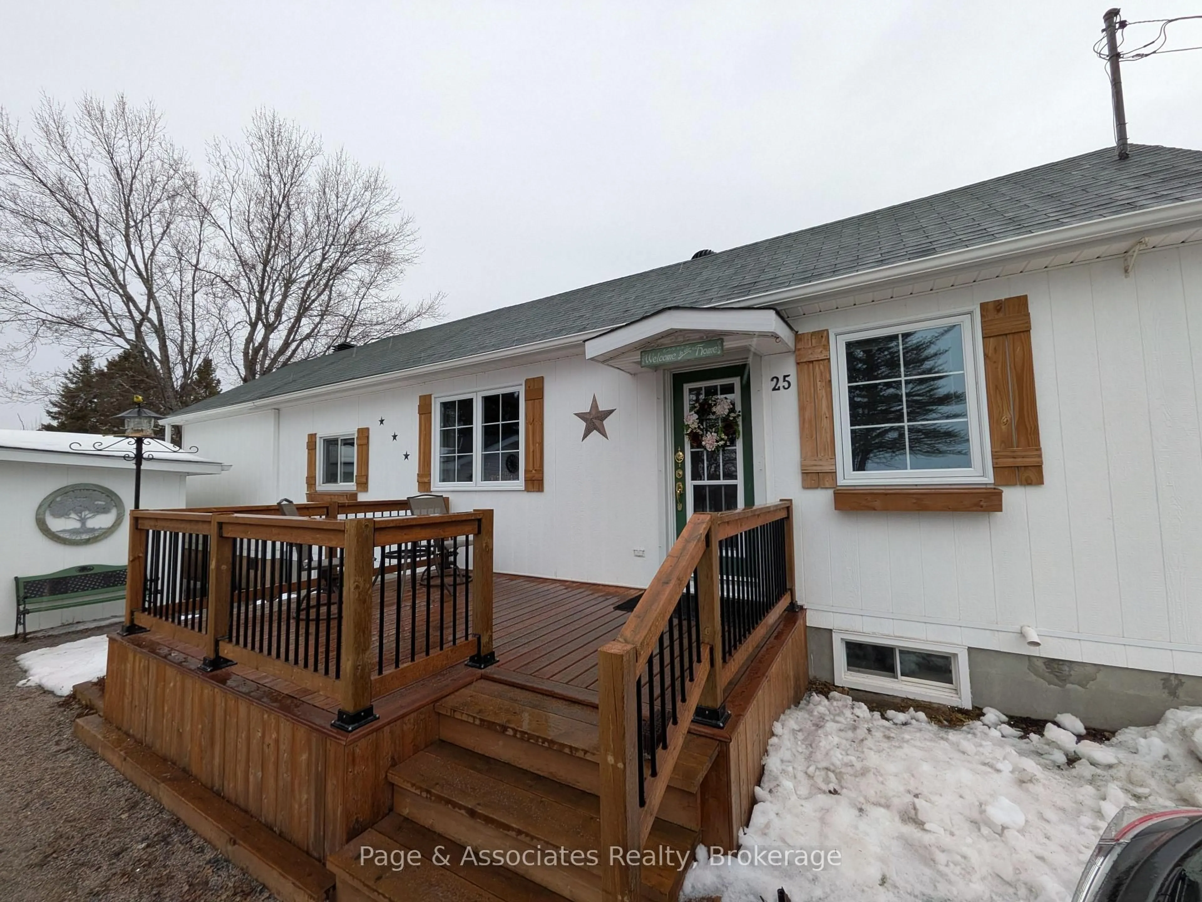 Home with vinyl exterior material, unknown for 25 Dubeau St, West Nipissing Ontario P0H 2M0