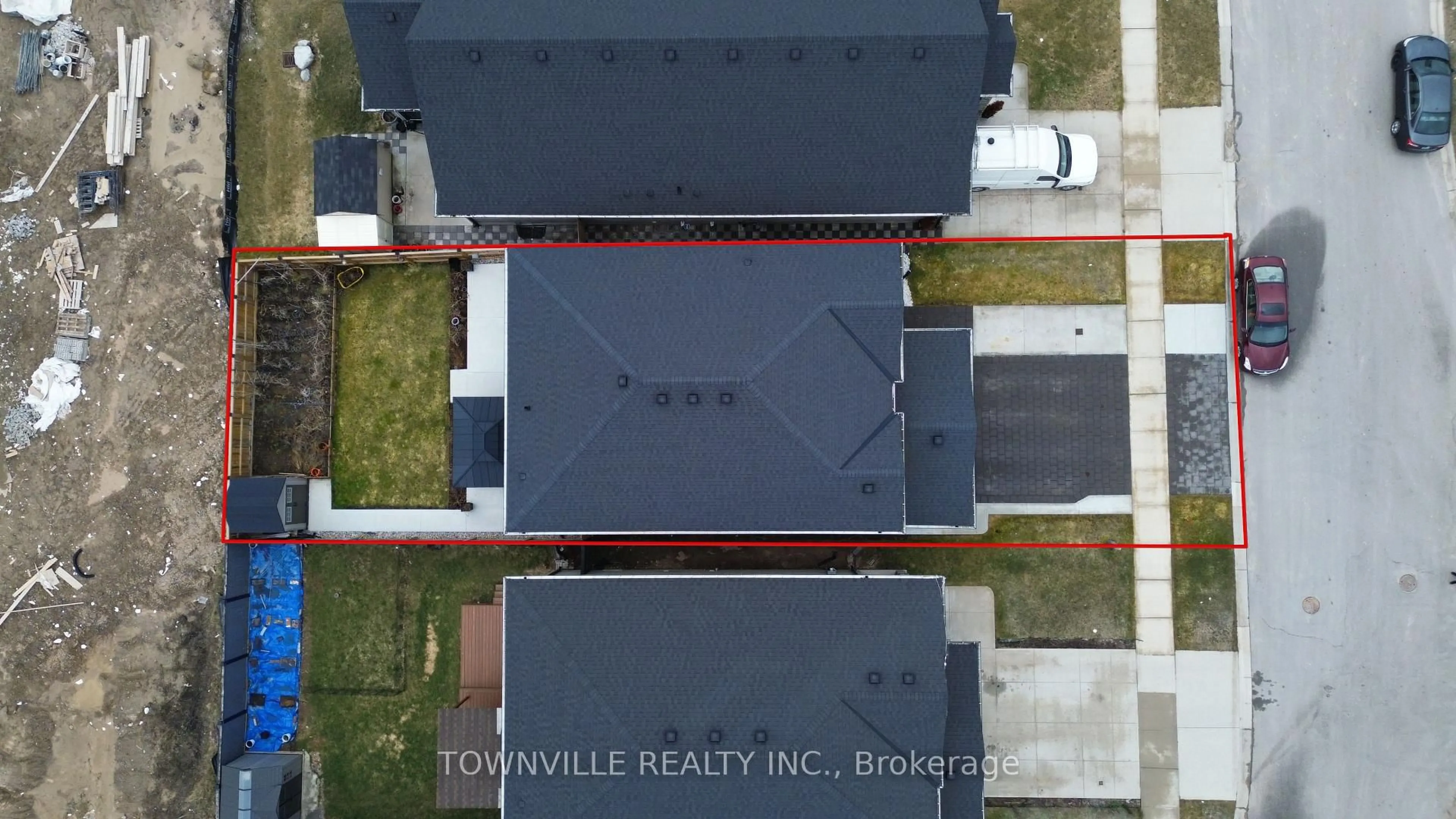 A pic from outside/outdoor area/front of a property/back of a property/a pic from drone, unknown for 2677 Kettering Pl, London South Ontario N6M 0J5