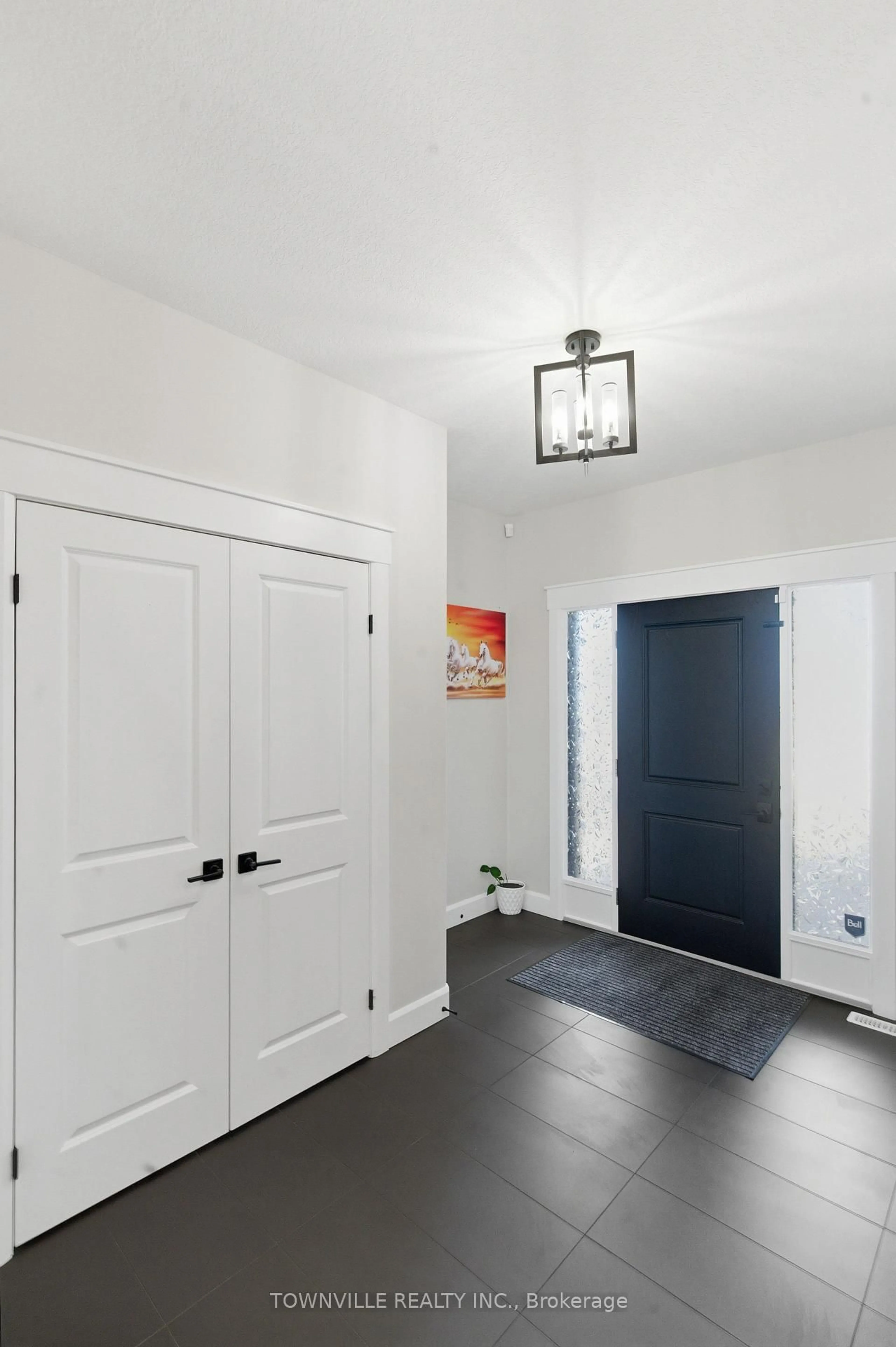 Indoor entryway for 2677 Kettering Pl, London South Ontario N6M 0J5