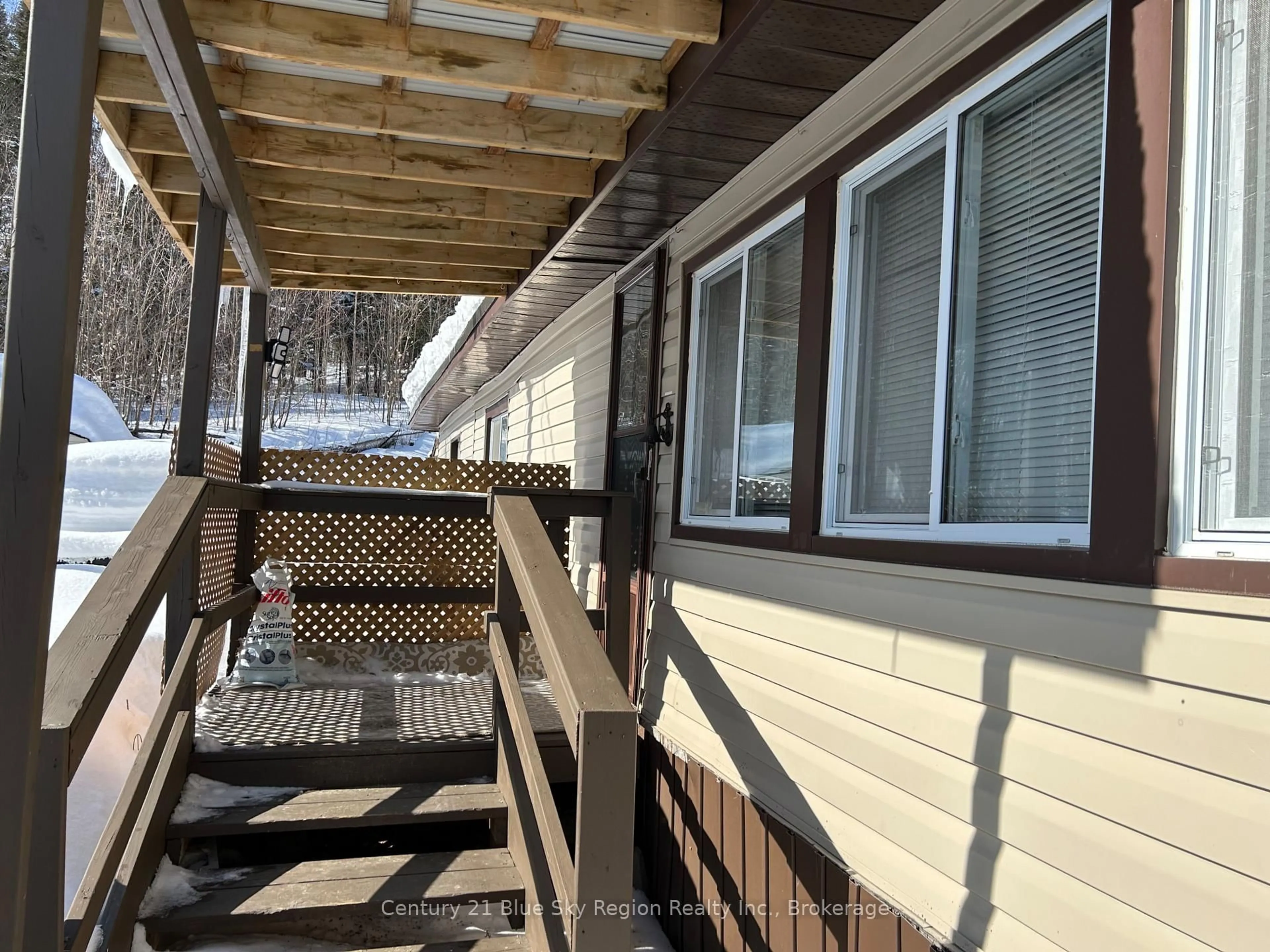 Patio, unknown for 5887 HIGHWAY 11 #12, North Bay Ontario P1B 8G3