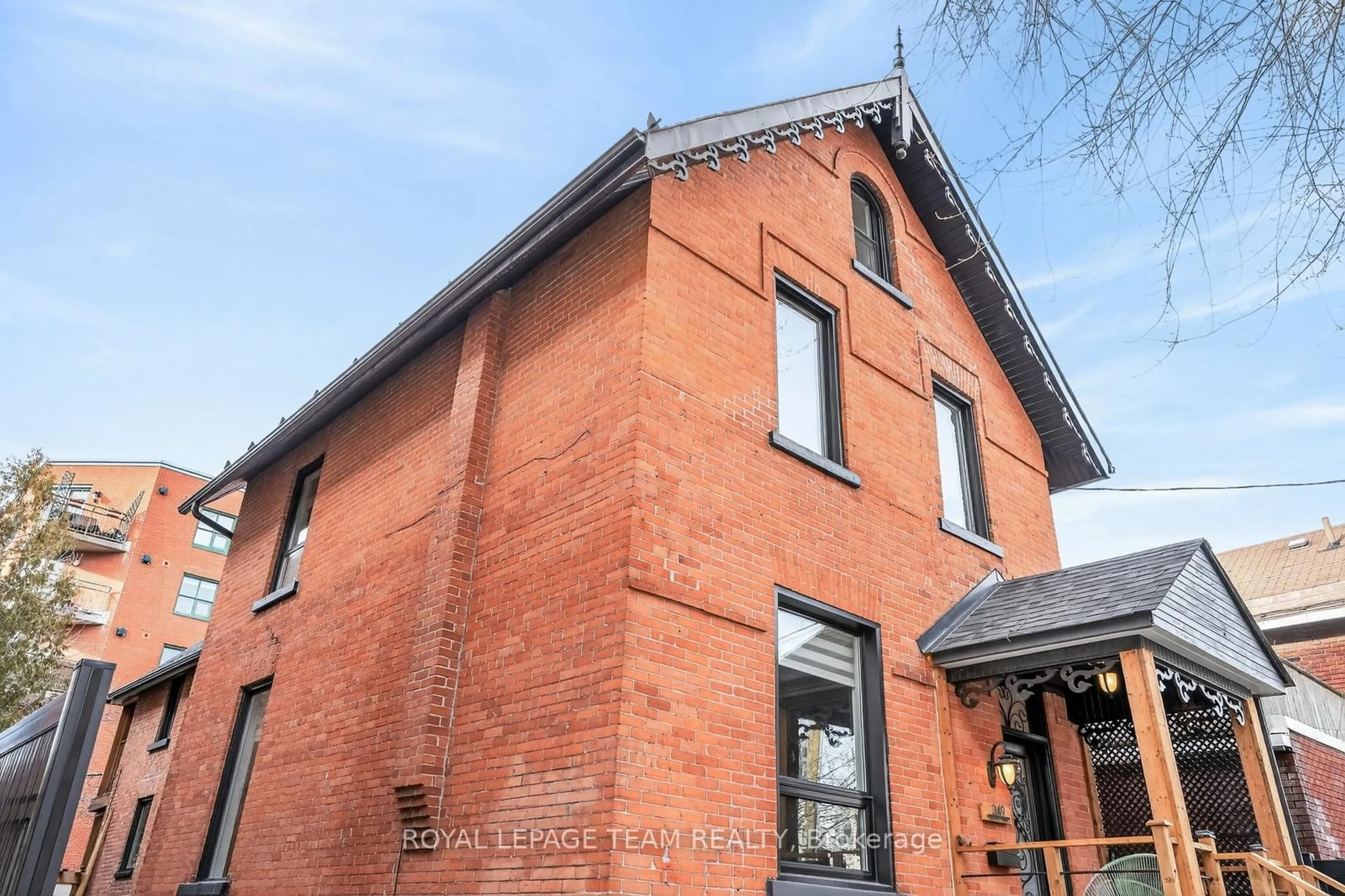 Home with brick exterior material, building for 349 FRANK St, Ottawa Ontario K2P 0X9