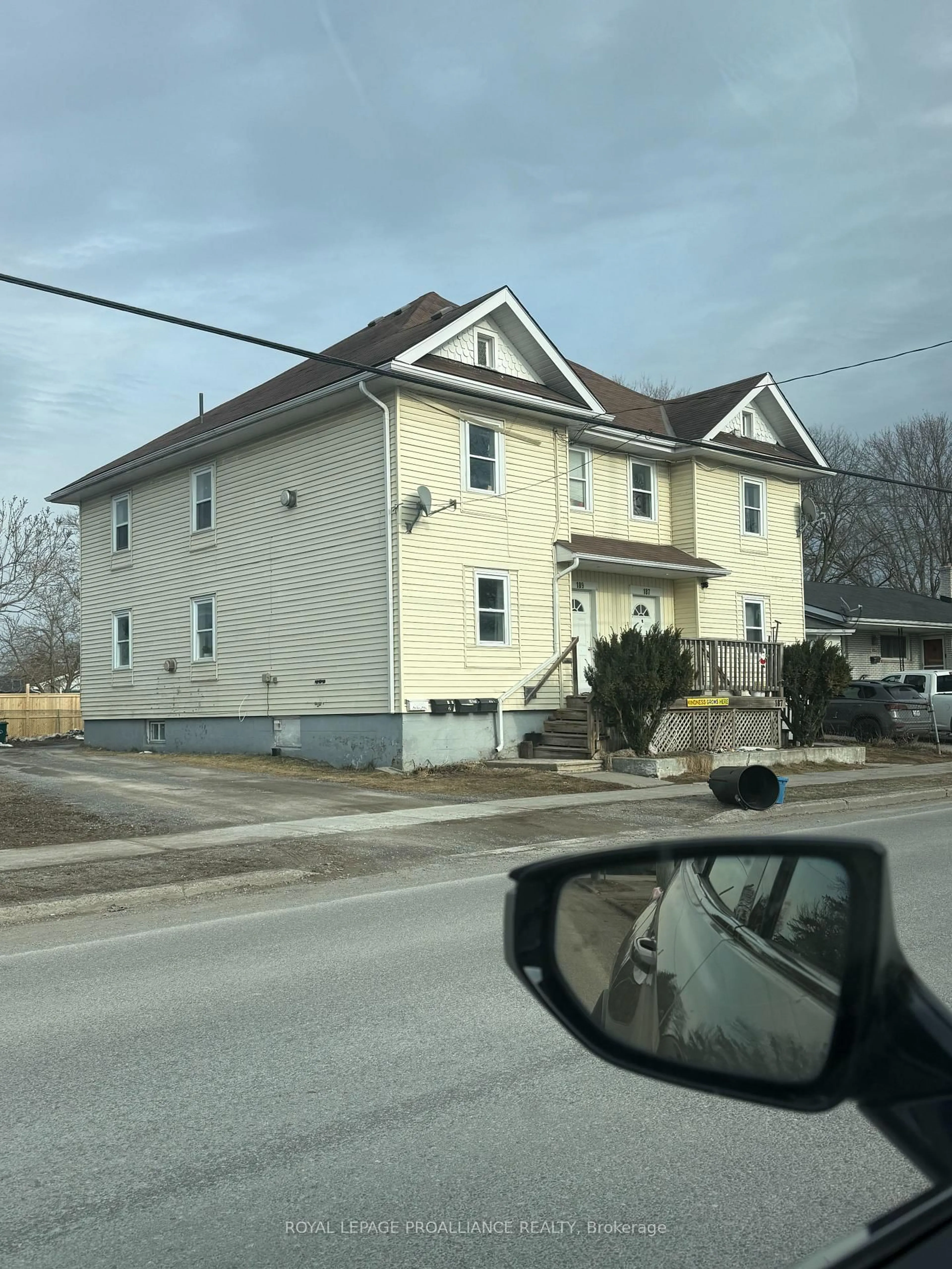 Unknown for 187-189 Byron St, Quinte West Ontario K8V 2Y7
