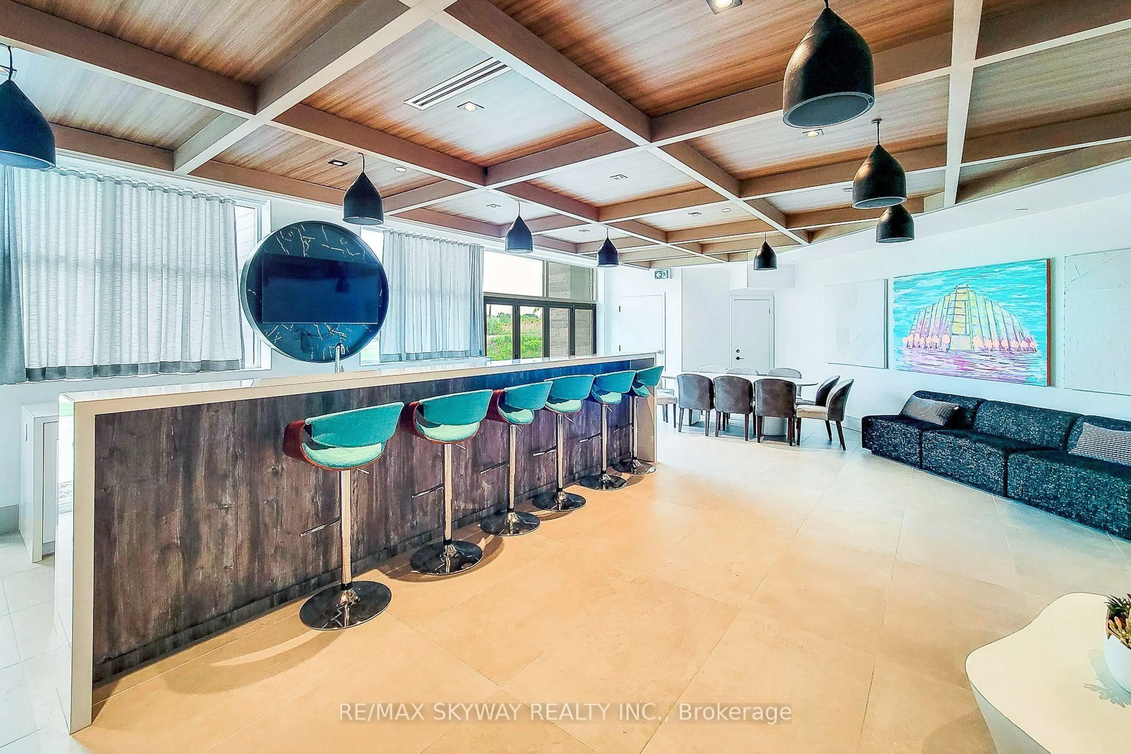 Unknown for 600 North Service Rd #306, Hamilton Ontario L8E 0L2