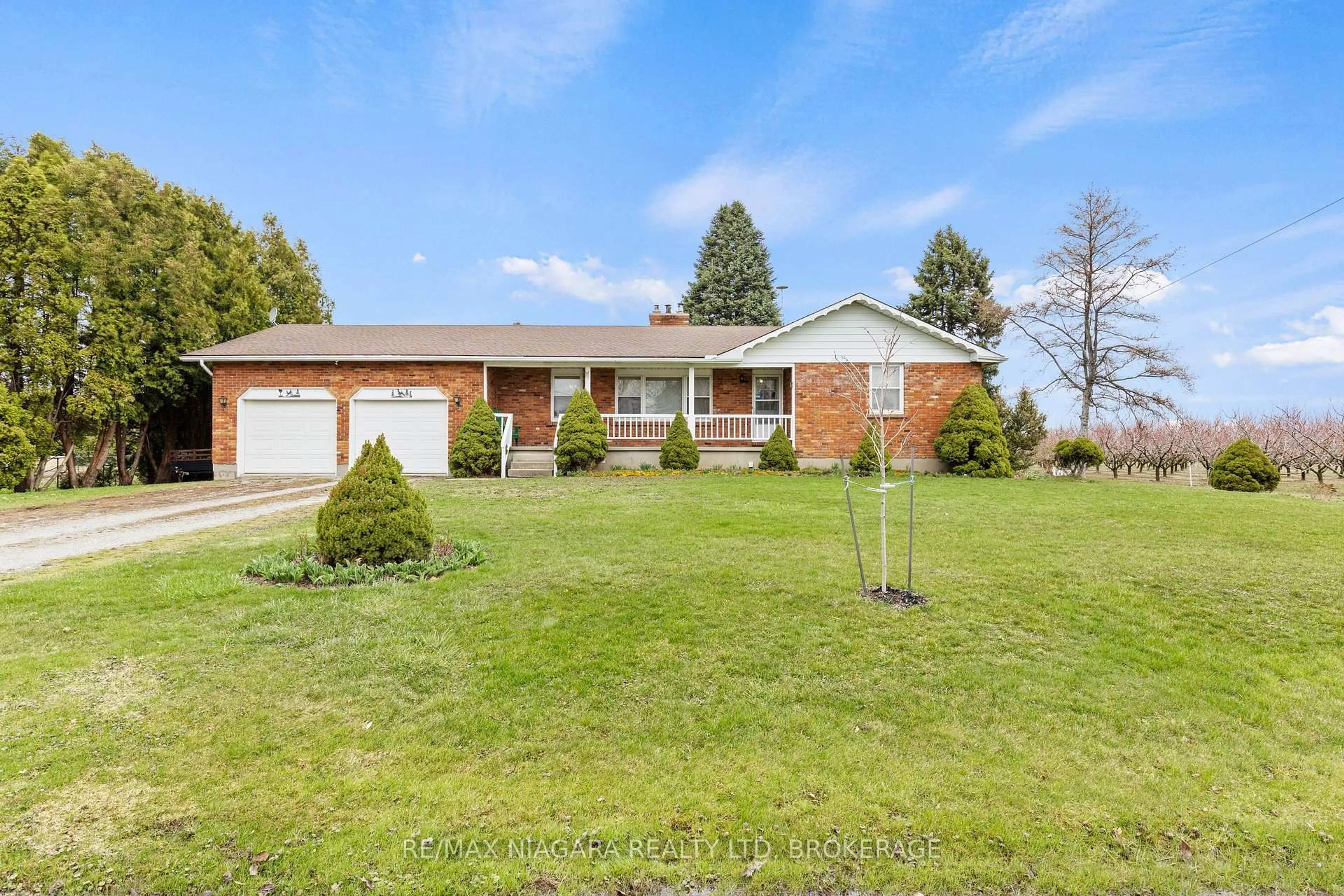 Home with brick exterior material, street for 1458 Line 6 Rd, Niagara-on-the-Lake Ontario L0S 1J0