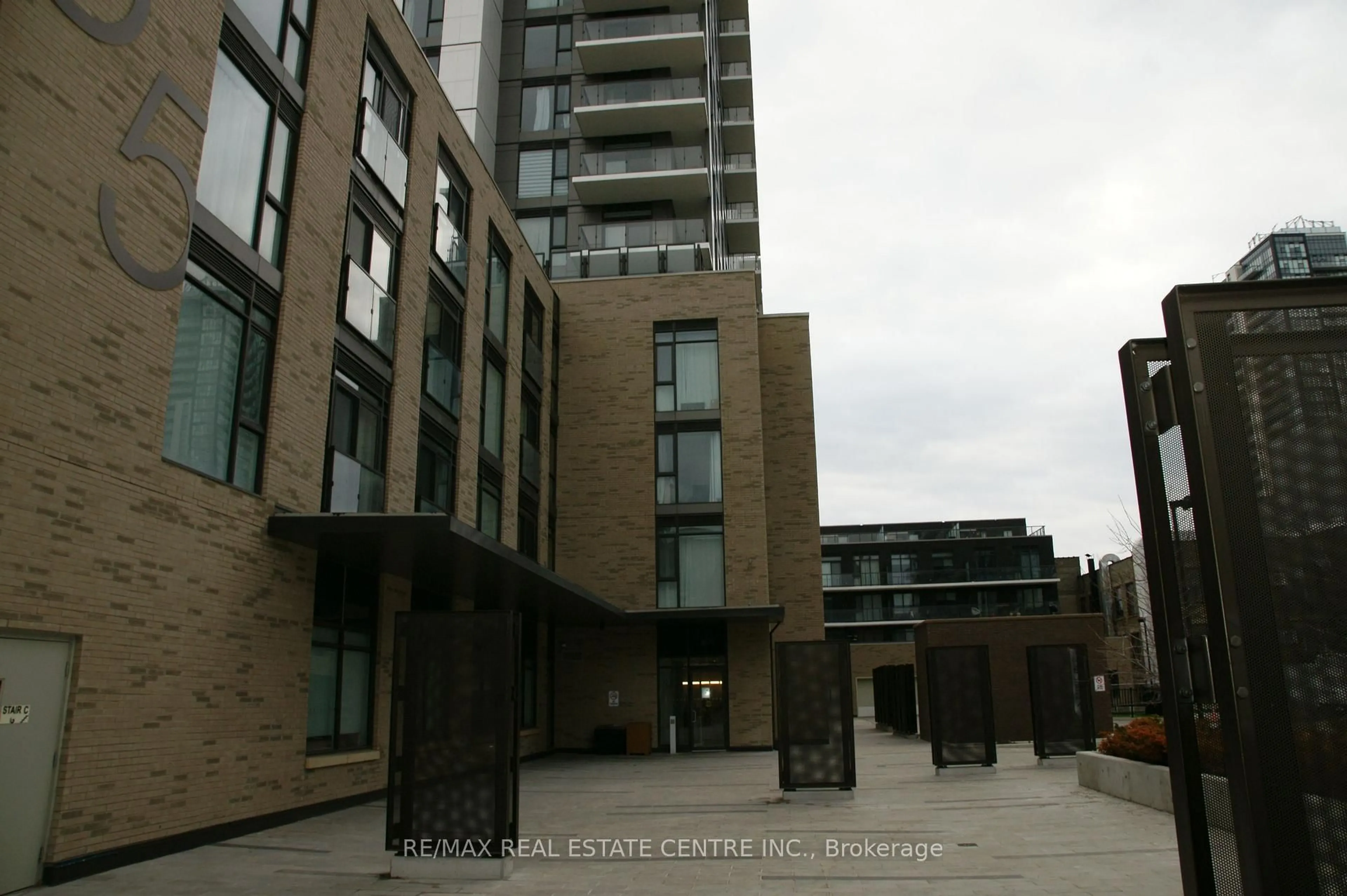 Unknown for 55 Duke St, Kitchener Ontario N2X 3H9