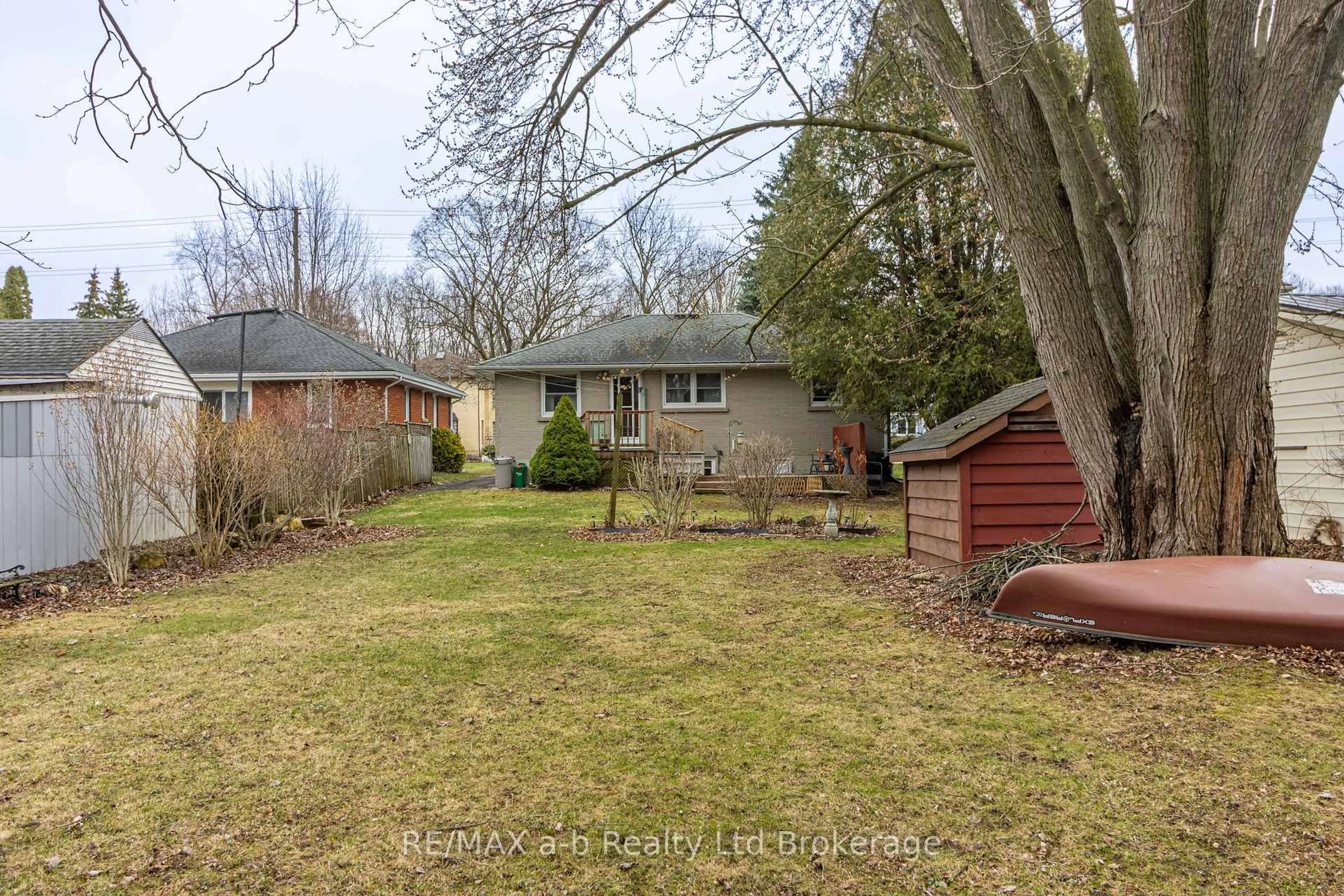 A pic from outside/outdoor area/front of a property/back of a property/a pic from drone, street for 219 Bowerhill Rd, Woodstock Ontario N4S 2N5
