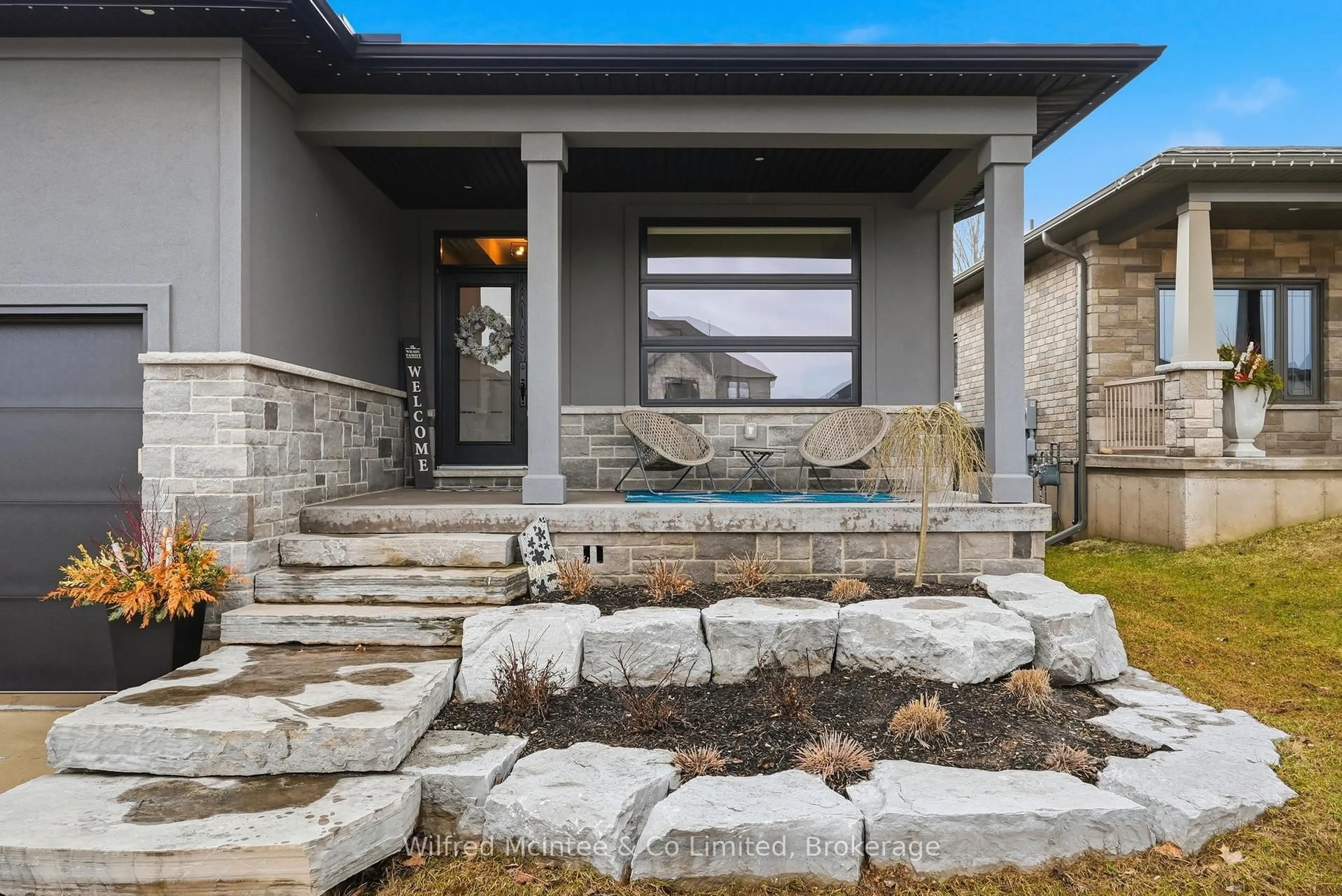 Patio, street for 105 Fourth St, Brockton Ontario N0G 2V0