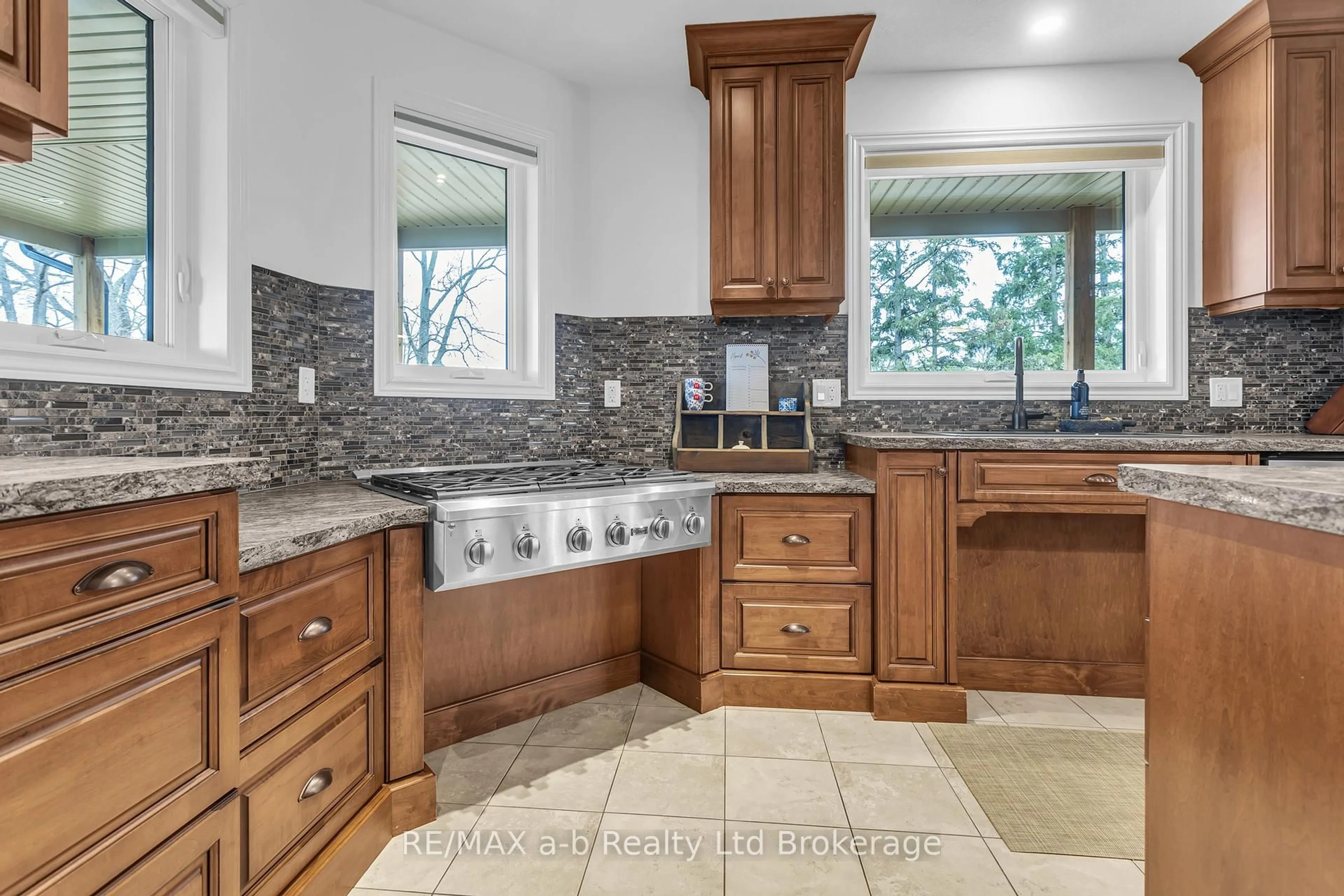 Unknown for 54 Albert St, Norwich Ontario N0J 1P0