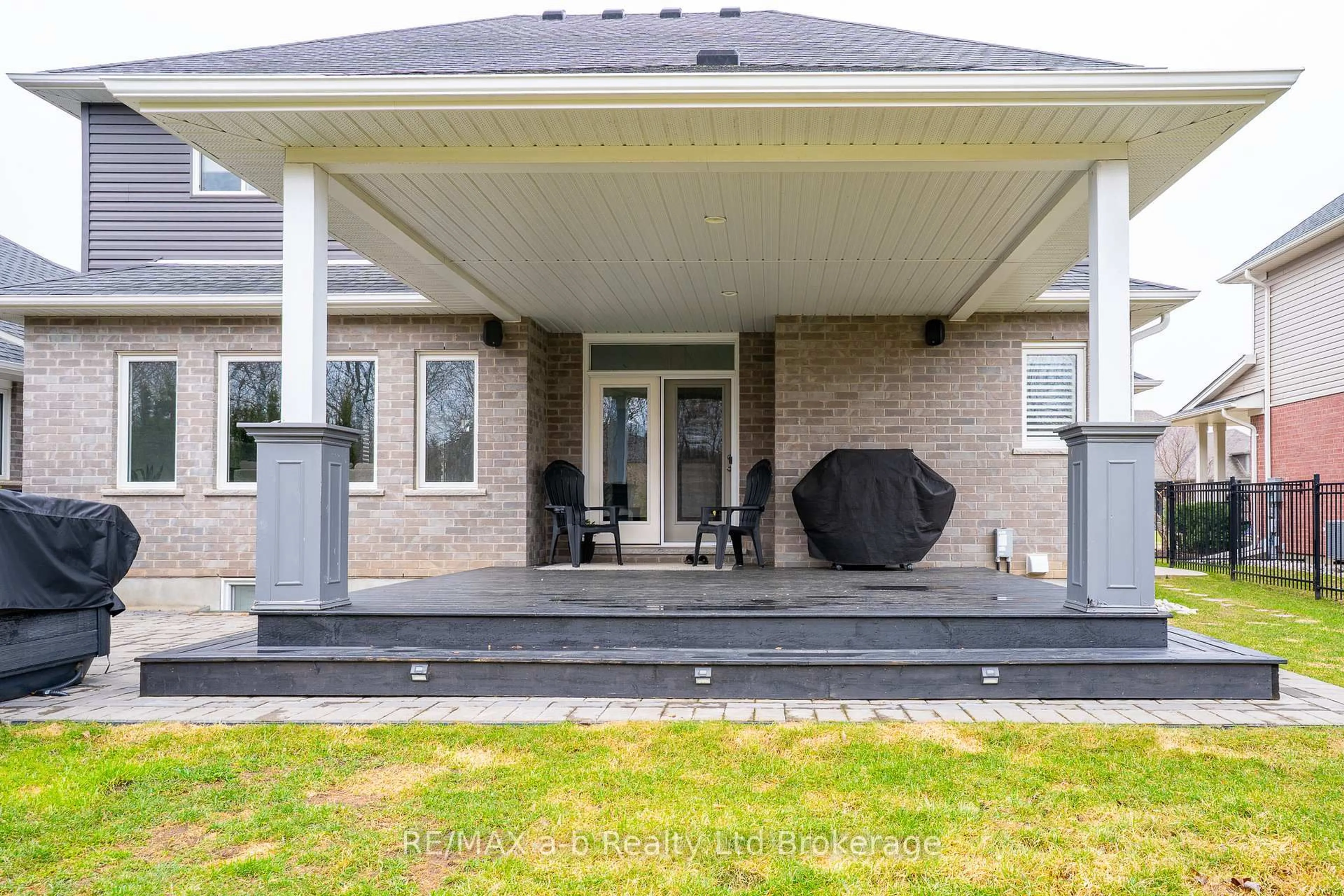 Unknown for 30 Brookside Lane, Tillsonburg Ontario N4G 0A1