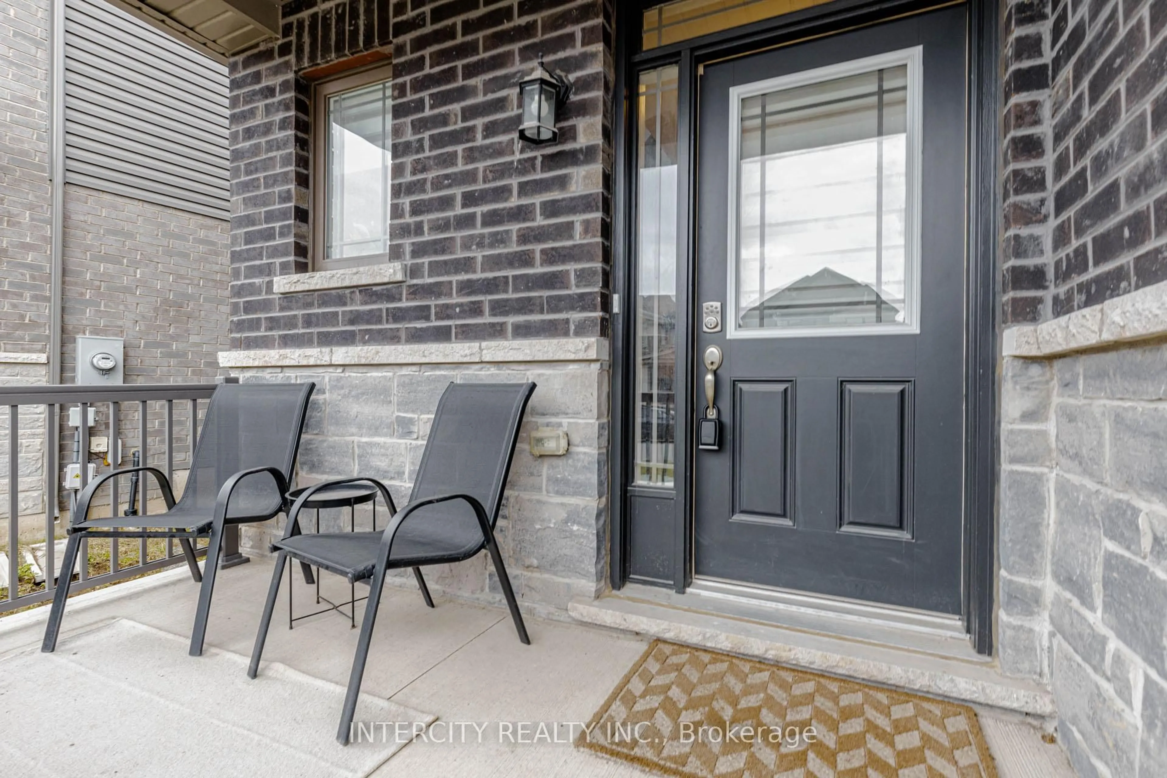 Indoor entryway for 4 Elkington Lane, Brantford Ontario N3T 0T5