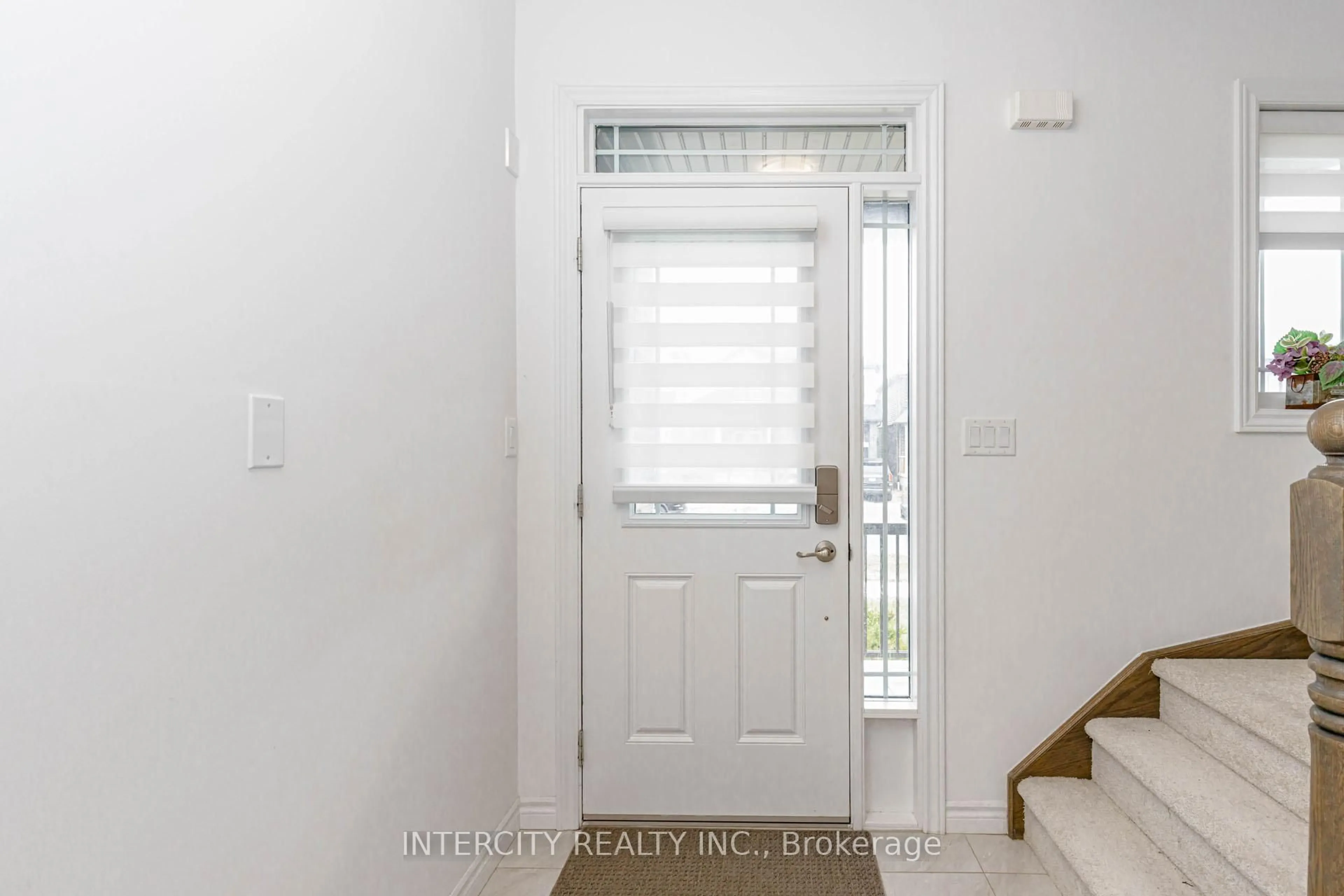Indoor entryway for 4 Elkington Lane, Brantford Ontario N3T 0T5