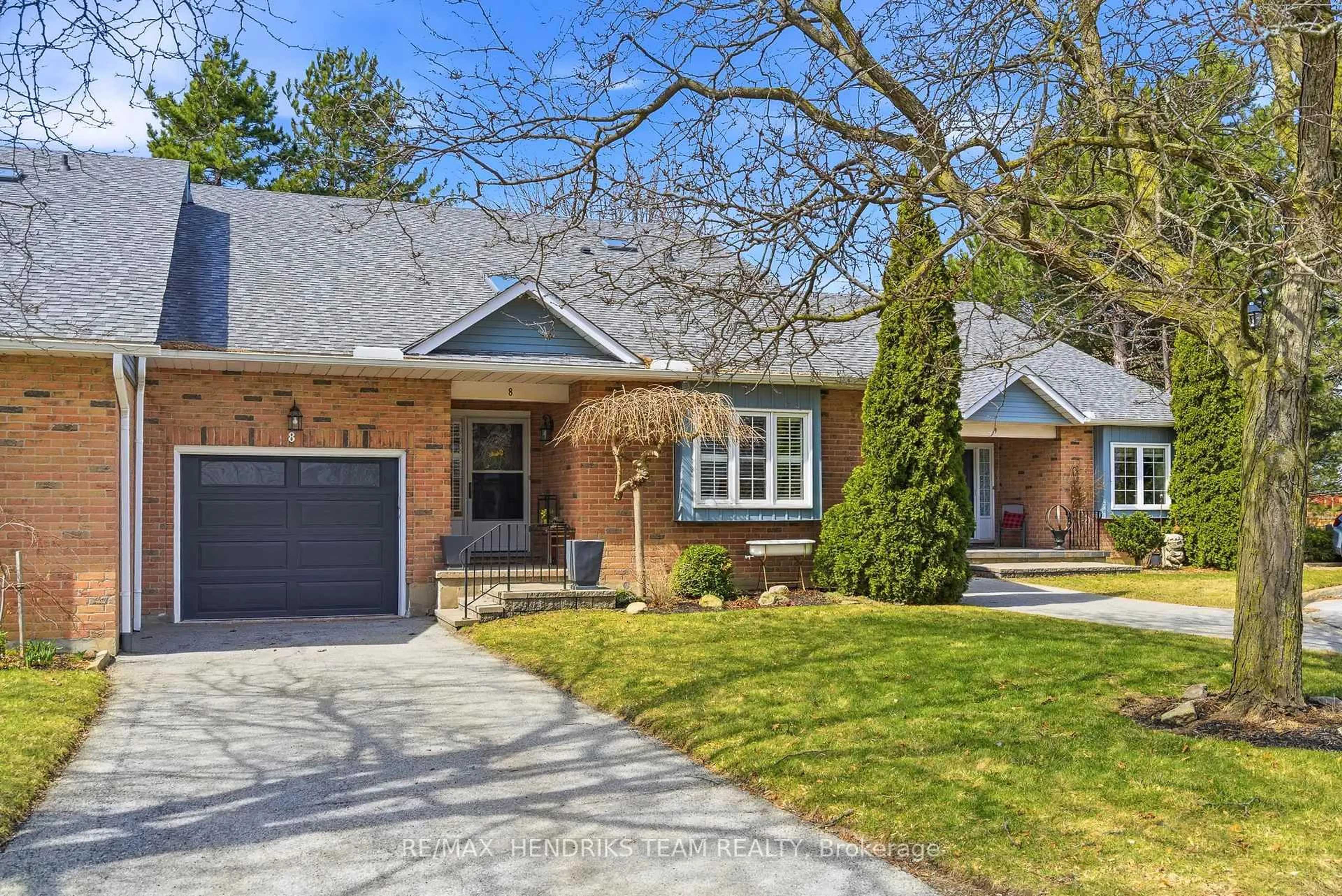 Home with brick exterior material, street for 10 Elderwood Dr #8, St. Catharines Ontario L2S 3G4
